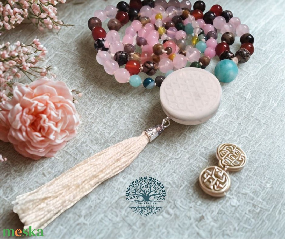ORGONIT mala 108 szemes imafüzér, kalcedon medállal, rodonit, rózsakvarc, achát, amazonit, cseresznyekvarc ásványokkal - otthon & életmód - dekoráció - spiritualitás - mala - Meska.hu