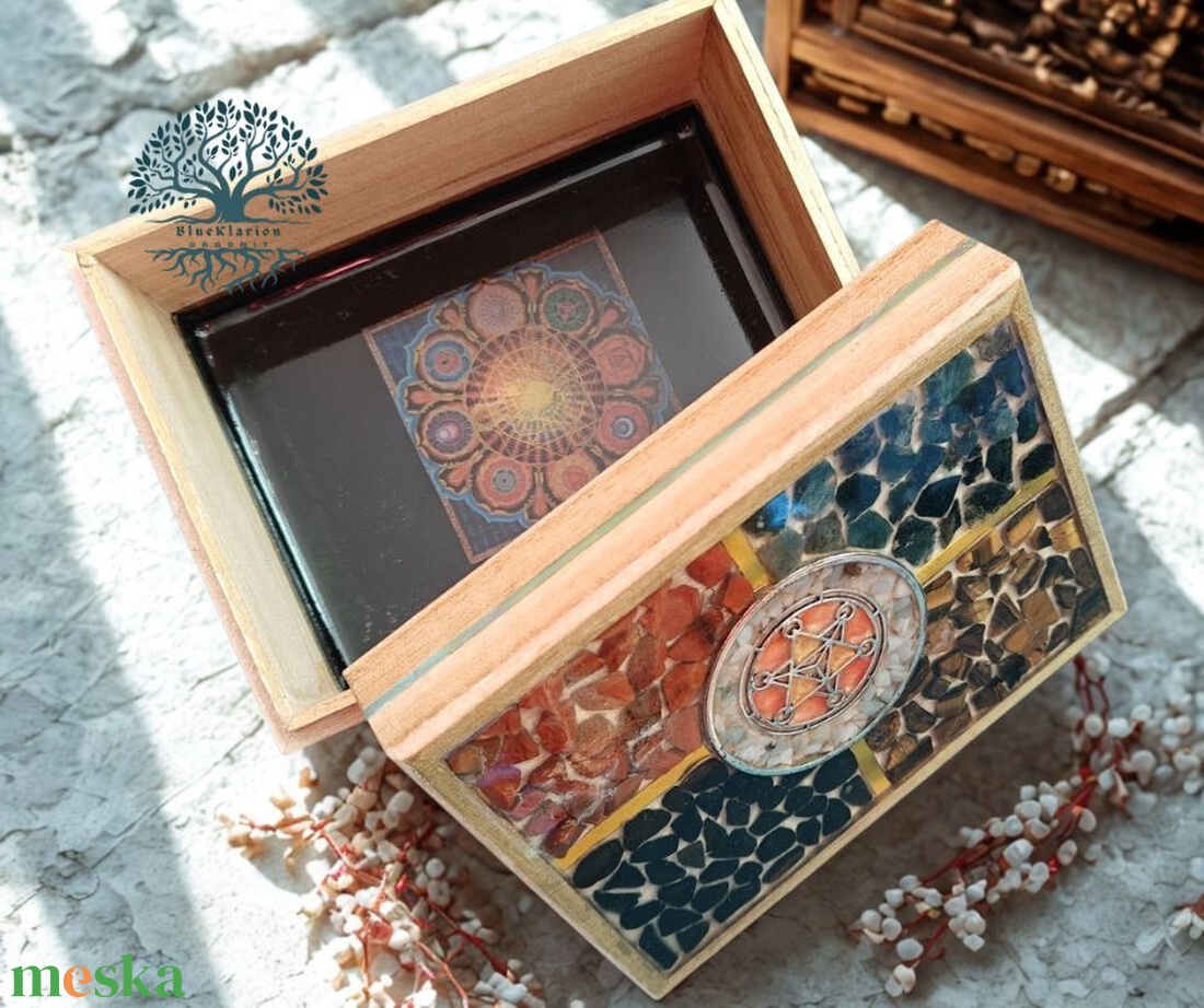 Orgonit doboz amazonit, jáspis, turmalin, tigrisszem,  mohaachát ásványokkal - ékszer - ékszertartó - ékszerdoboz - Meska.hu