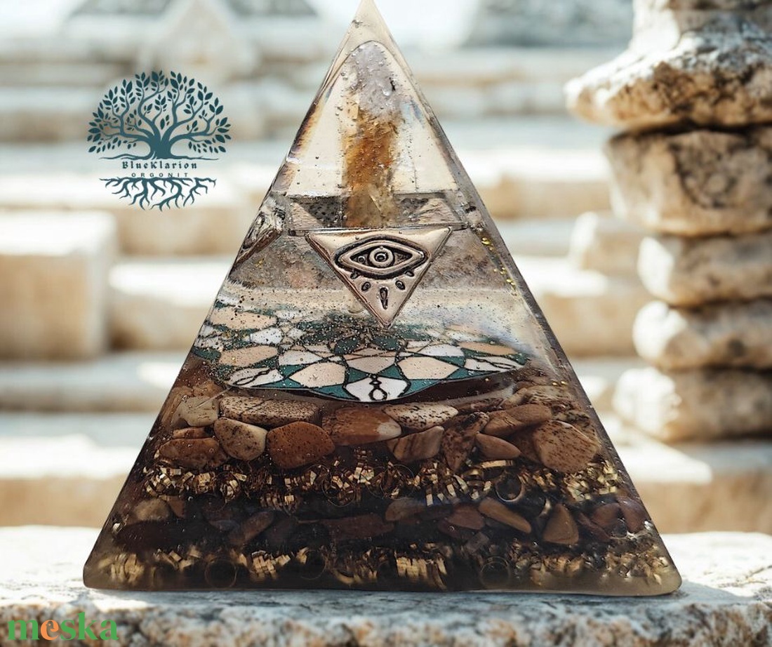 Orgonit nap ereje piramis citrinnel, kép jáspissal és tigrisszemmel - otthon & életmód - dekoráció - spiritualitás - orgonit piramis - Meska.hu