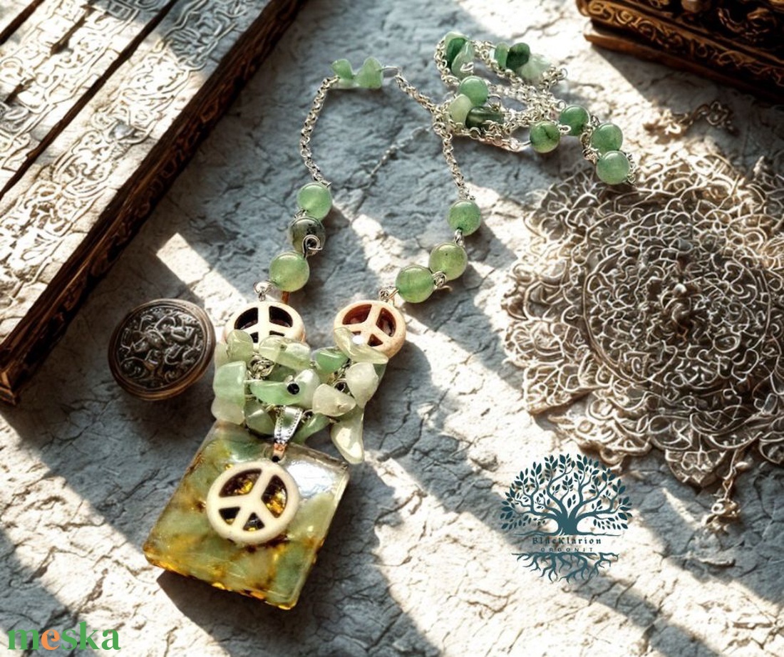 ORGONIT béke a szívnek aventurin és howlit ásványos nyaklánc - ékszer - nyaklánc - medálos nyaklánc - Meska.hu