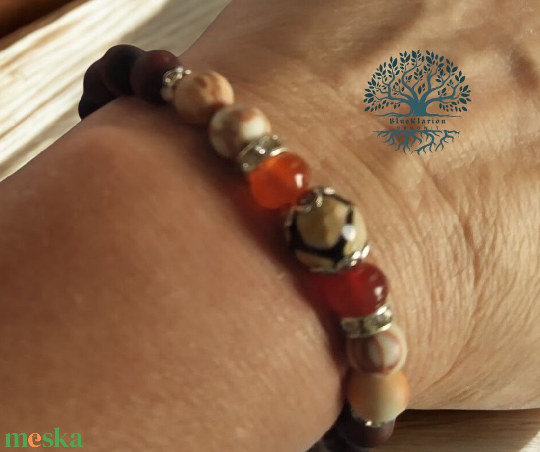 Kiegyensúlyozottság és akaraterő karkötő Dzi acháttal, tigrisszem, karneol és regalit ásvánnyal - ékszer - karkötő - gyöngyös karkötő - Meska.hu