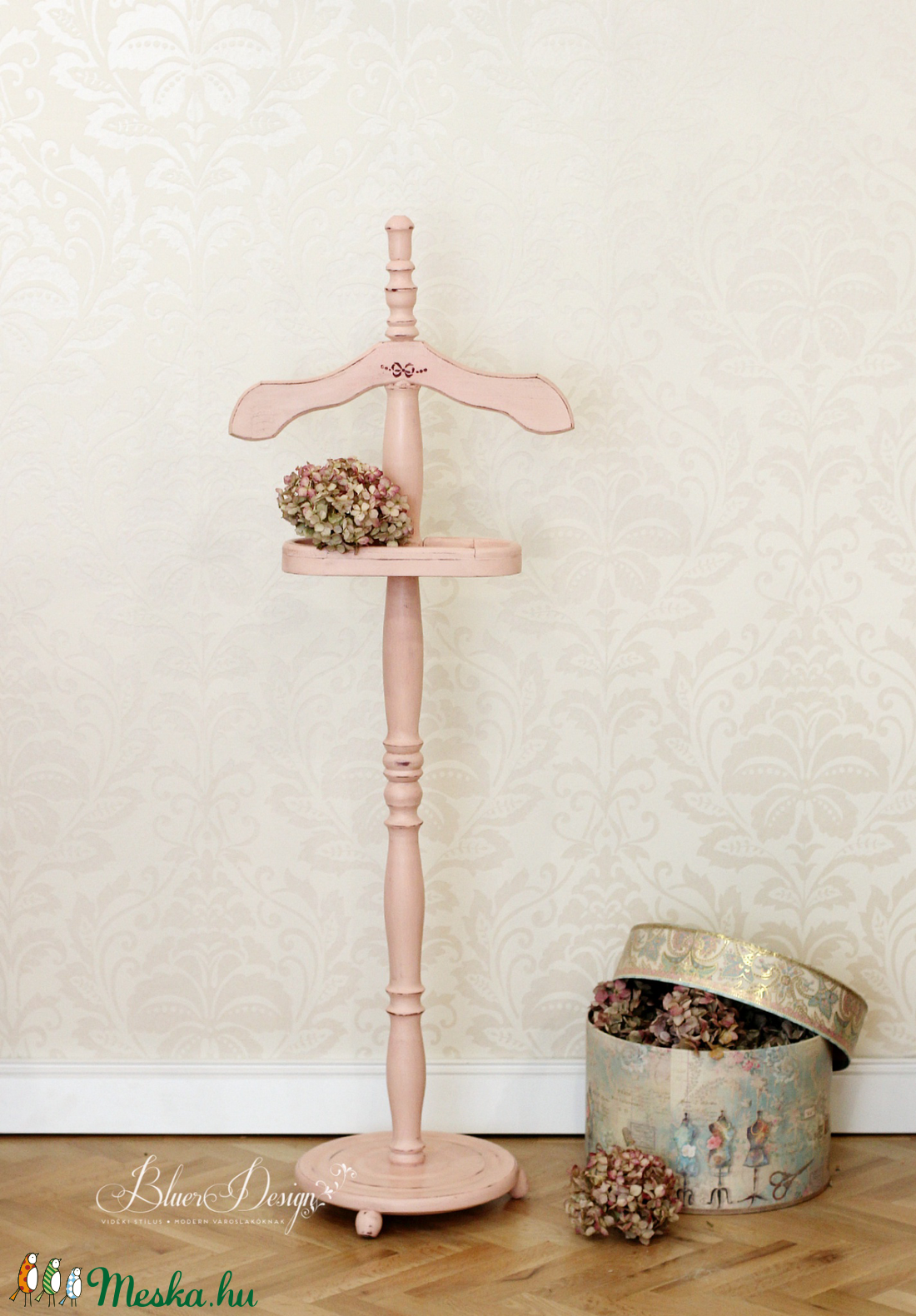 Vintage női szobainas - ruhaállvány - shabby chic fotóskellék - - Meska.hu Vintage női szobainas - ruhaállvány - shabby chic fotóskellék - - Meska.hu