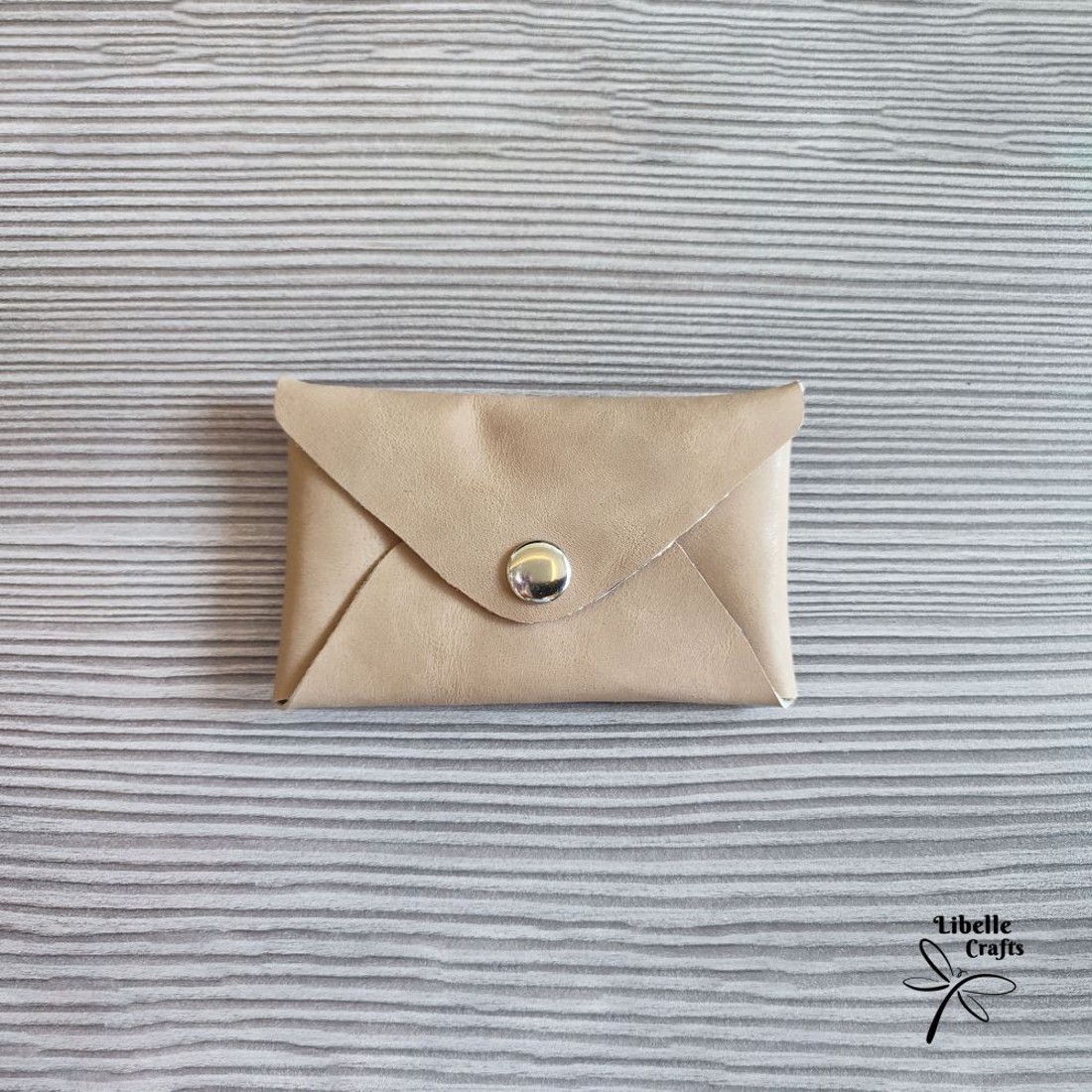 Bézs egyfakkos kártyatartó - táska & tok - pénztárca & más tok - kártyatartó & irattartó - Meska.hu