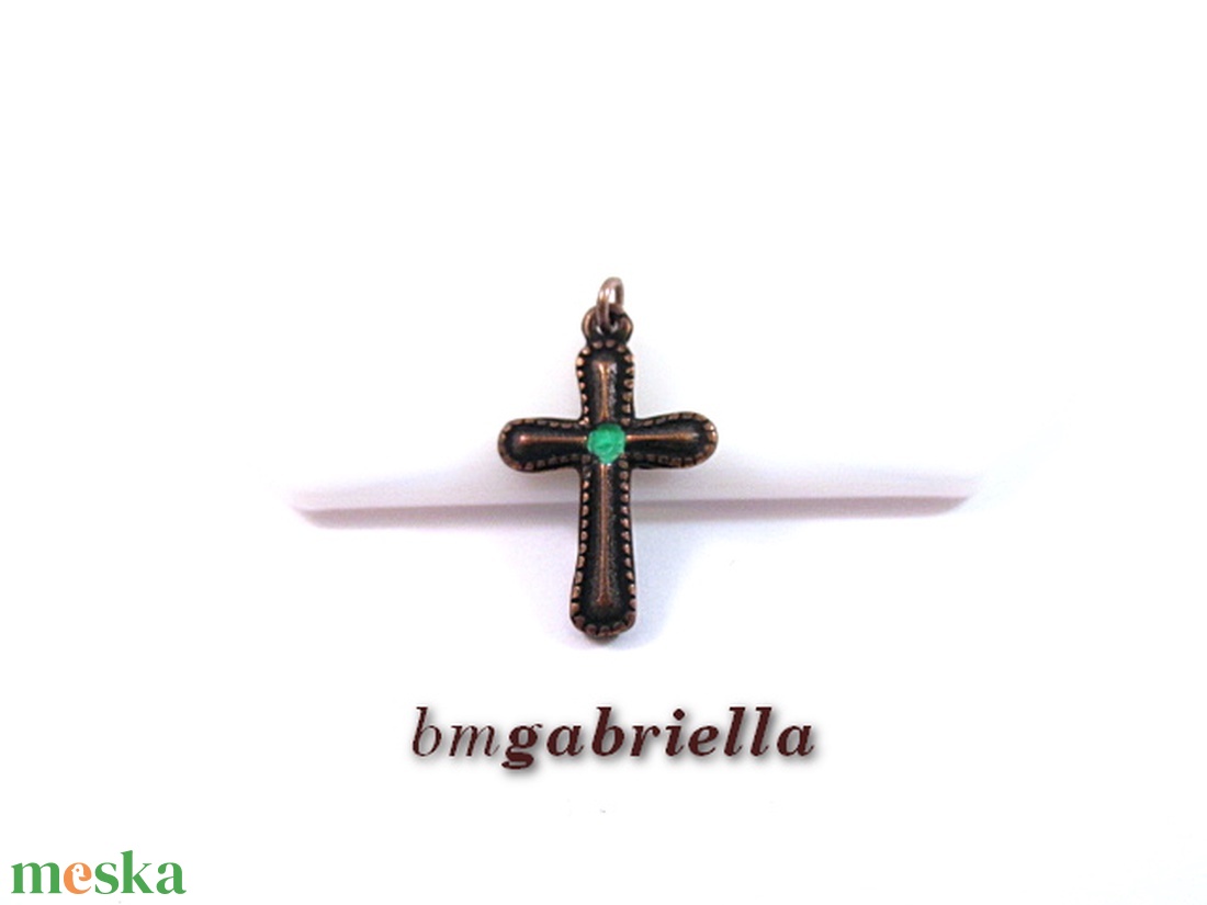 Kereszt - fém kereszt medál zöld pöttyel - ékszer - nyaklánc - medál - Meska.hu