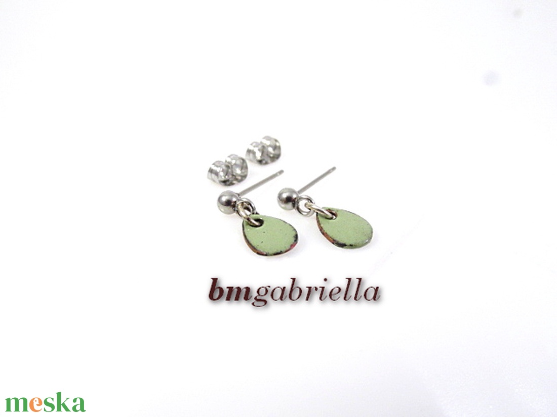 Apró csepp - tűzzománc bedugós fülbevaló - kézműves ékszer -halványzöld - ékszer - fülbevaló - pötty fülbevaló - Meska.hu