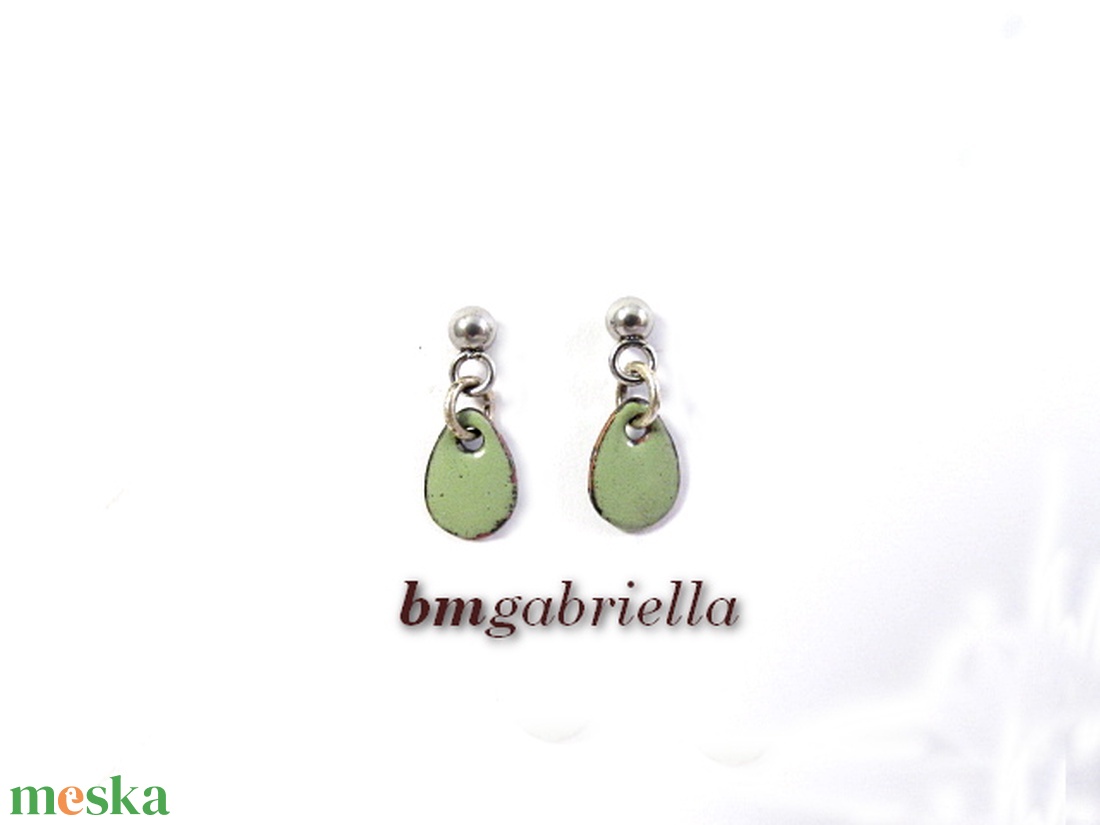 Apró csepp - tűzzománc bedugós fülbevaló - kézműves ékszer -halványzöld - ékszer - fülbevaló - pötty fülbevaló - Meska.hu