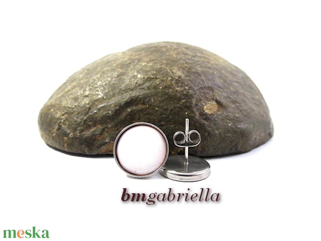 Fehér tűzzománc bedugós fülbevaló nemesacél foglalatban - ékszer - fülbevaló - pötty fülbevaló - Meska.hu