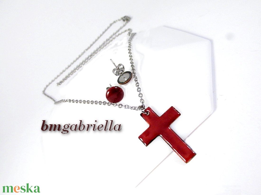 Tűzzománc ékszerszett - kereszt medál orvosi fém láncon és pontfülbevaló - bordó - ékszer - ékszerszett - Meska.hu