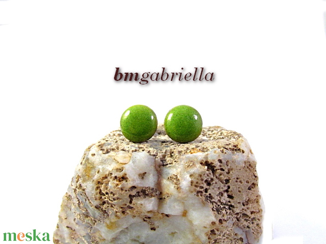 Cseppecske zöld - tűzzománc bedugós pont fülbevaló - ékszer - fülbevaló - pötty fülbevaló - Meska.hu