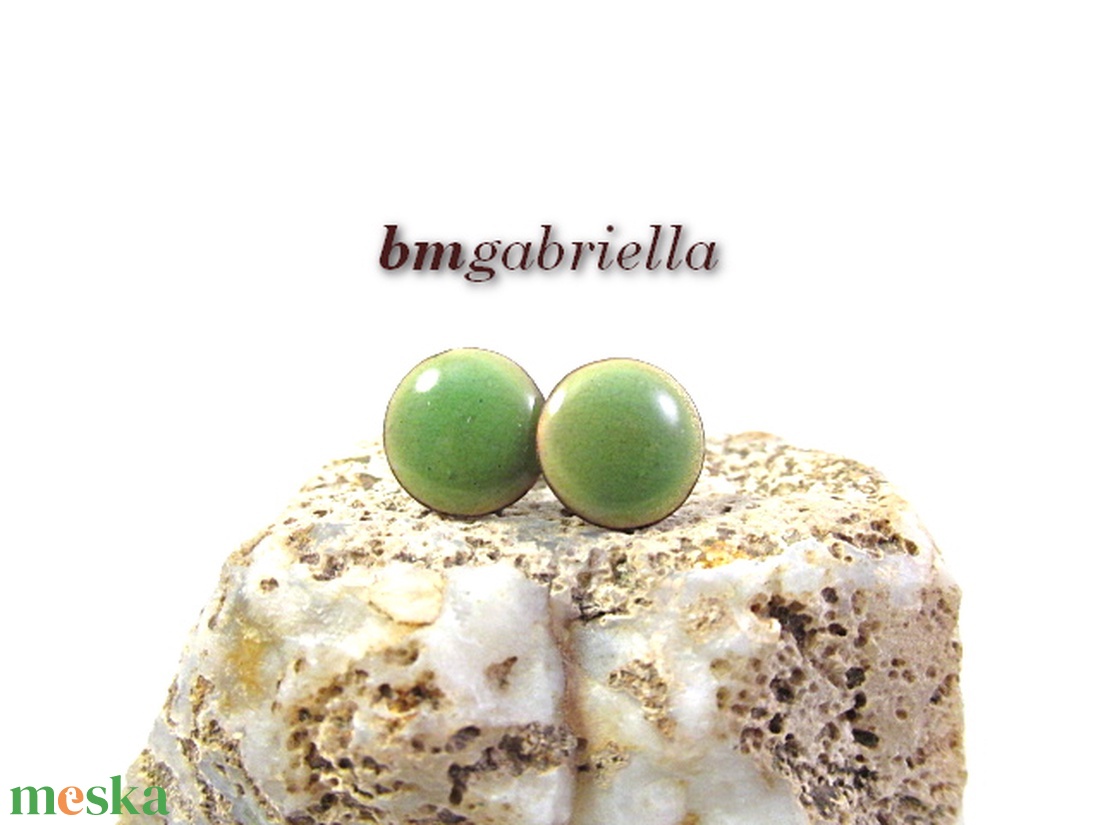 Cseppecske világoszöld - tűzzománc bedugós pont fülbevaló - ékszer - fülbevaló - pötty fülbevaló - Meska.hu