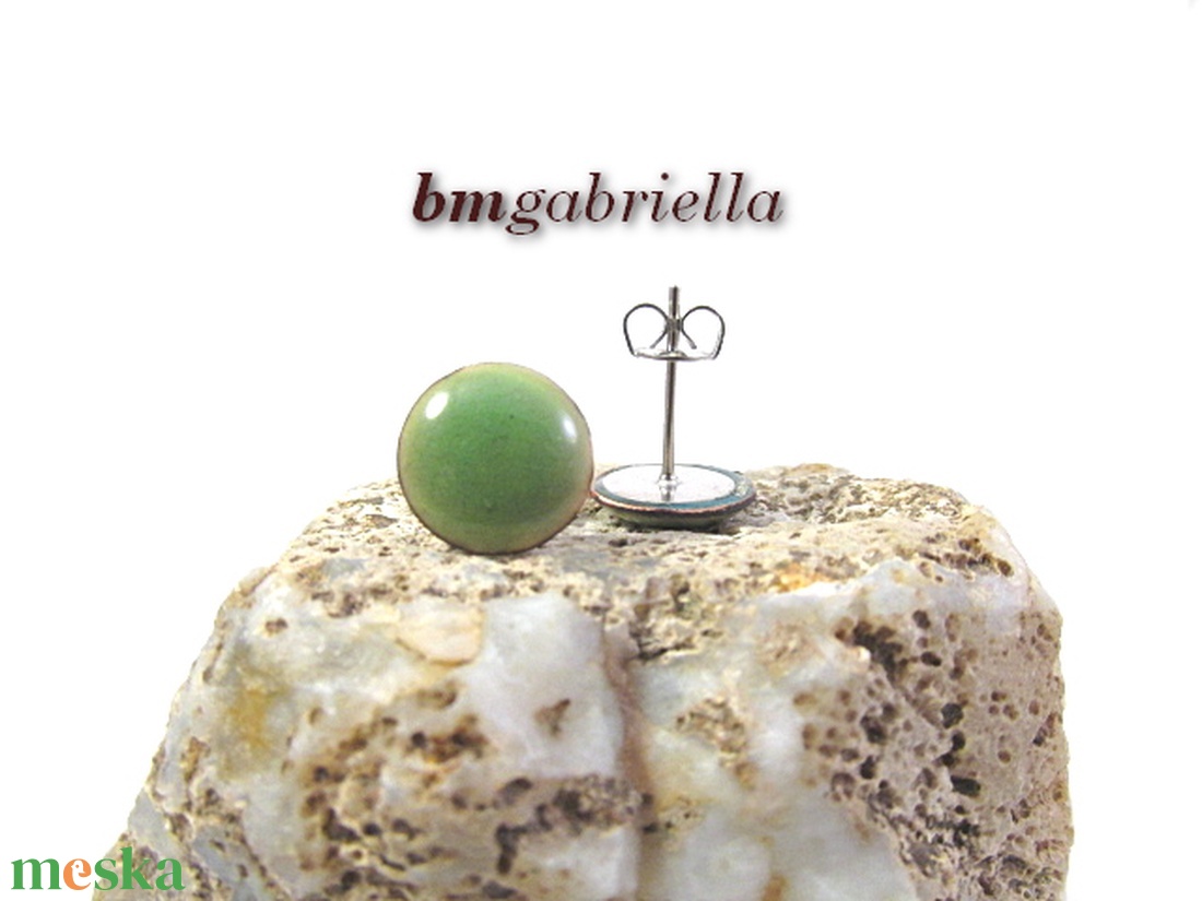 Cseppecske világoszöld - tűzzománc bedugós pont fülbevaló - ékszer - fülbevaló - pötty fülbevaló - Meska.hu