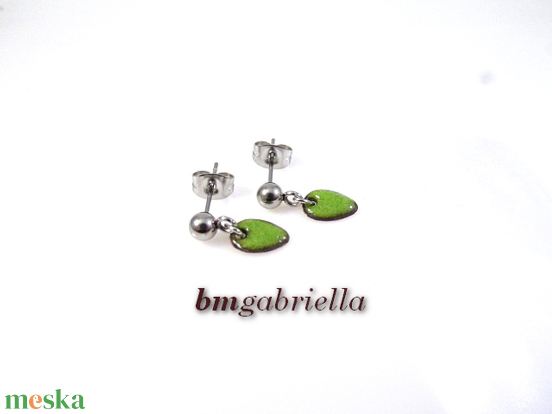 Apró csepp - világoszöld tűzzománc bedugós fülbevaló  - ékszer - fülbevaló - lógó fülbevaló - Meska.hu