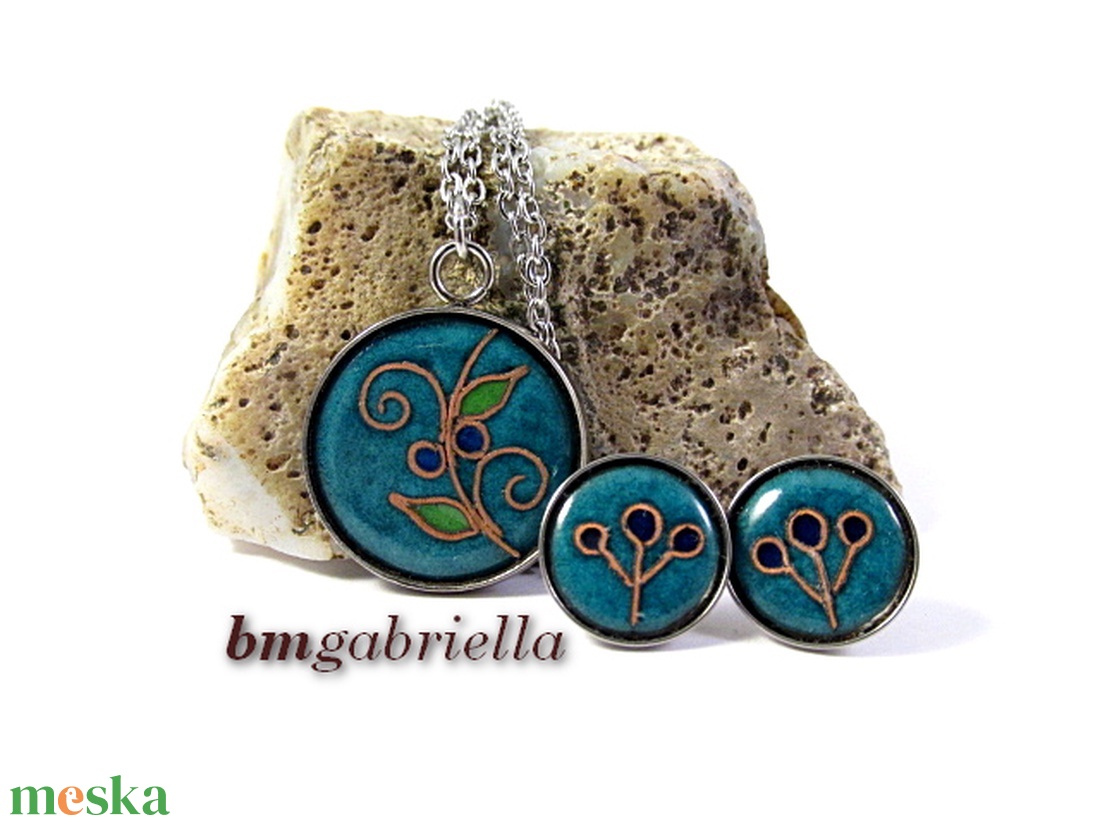 Ékszerszett orvosi fém nyaklánc és bedugós fülbevaló tűzzománc betéttel - ékszer - ékszerszett - Meska.hu