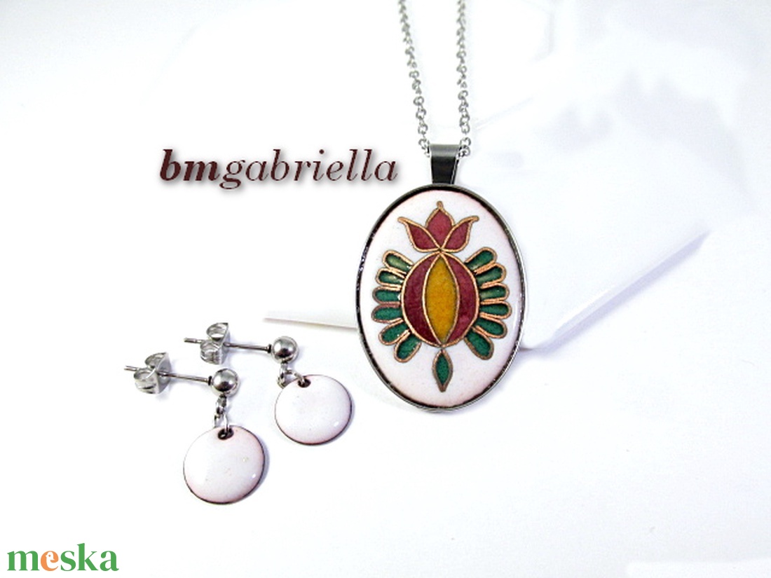 Nyíló tulipán ékszerszett- egyedi tűzzománc nyaklánc és fehér, lógós fülbevaló - ékszer - ékszerszett - Meska.hu