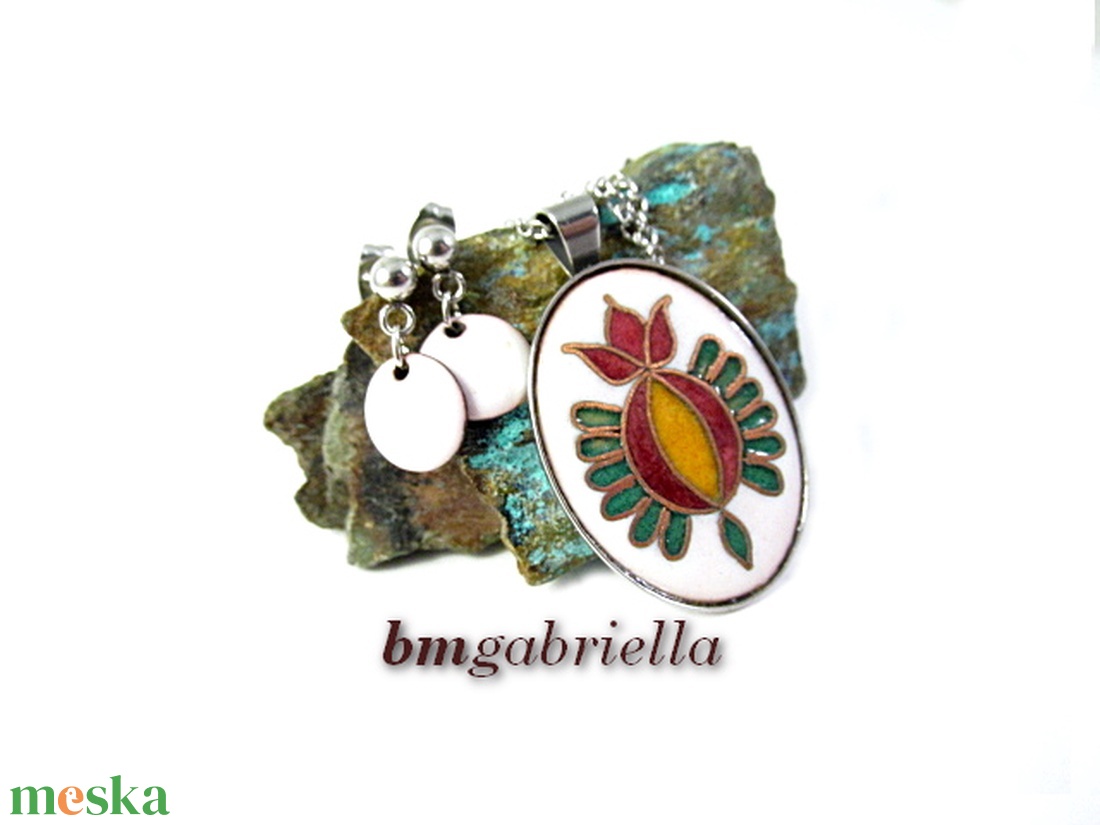 Nyíló tulipán ékszerszett- egyedi tűzzománc nyaklánc és fehér, lógós fülbevaló - ékszer - ékszerszett - Meska.hu