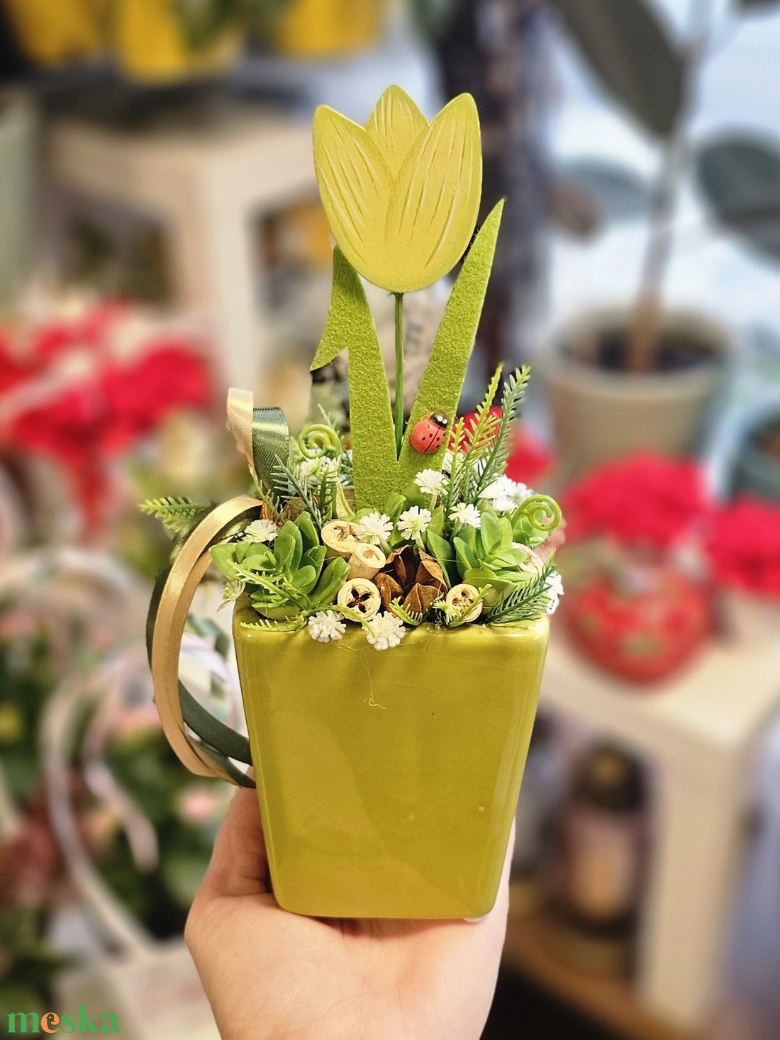 Fa tulipános aaztaldísz - otthon & életmód - virágdekoráció - virágdíszek - asztali virágdísz - Meska.hu