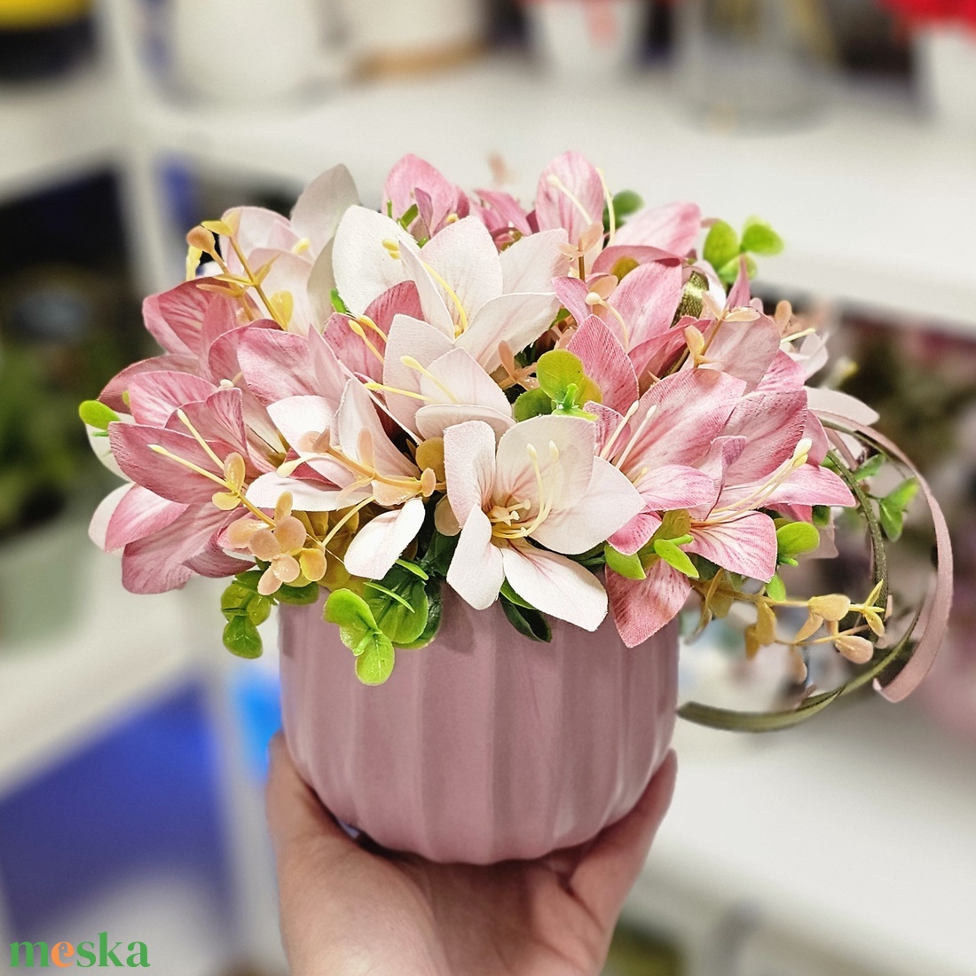 Selyemvirágos asztaldísz - otthon & életmód - virágdekoráció - virágdíszek - asztali virágdísz - Meska.hu