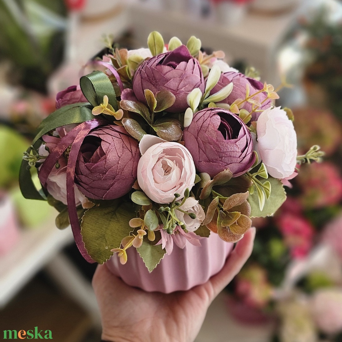 Selyemvirágos asztaldísz - otthon & életmód - virágdekoráció - virágdíszek - asztali virágdísz - Meska.hu