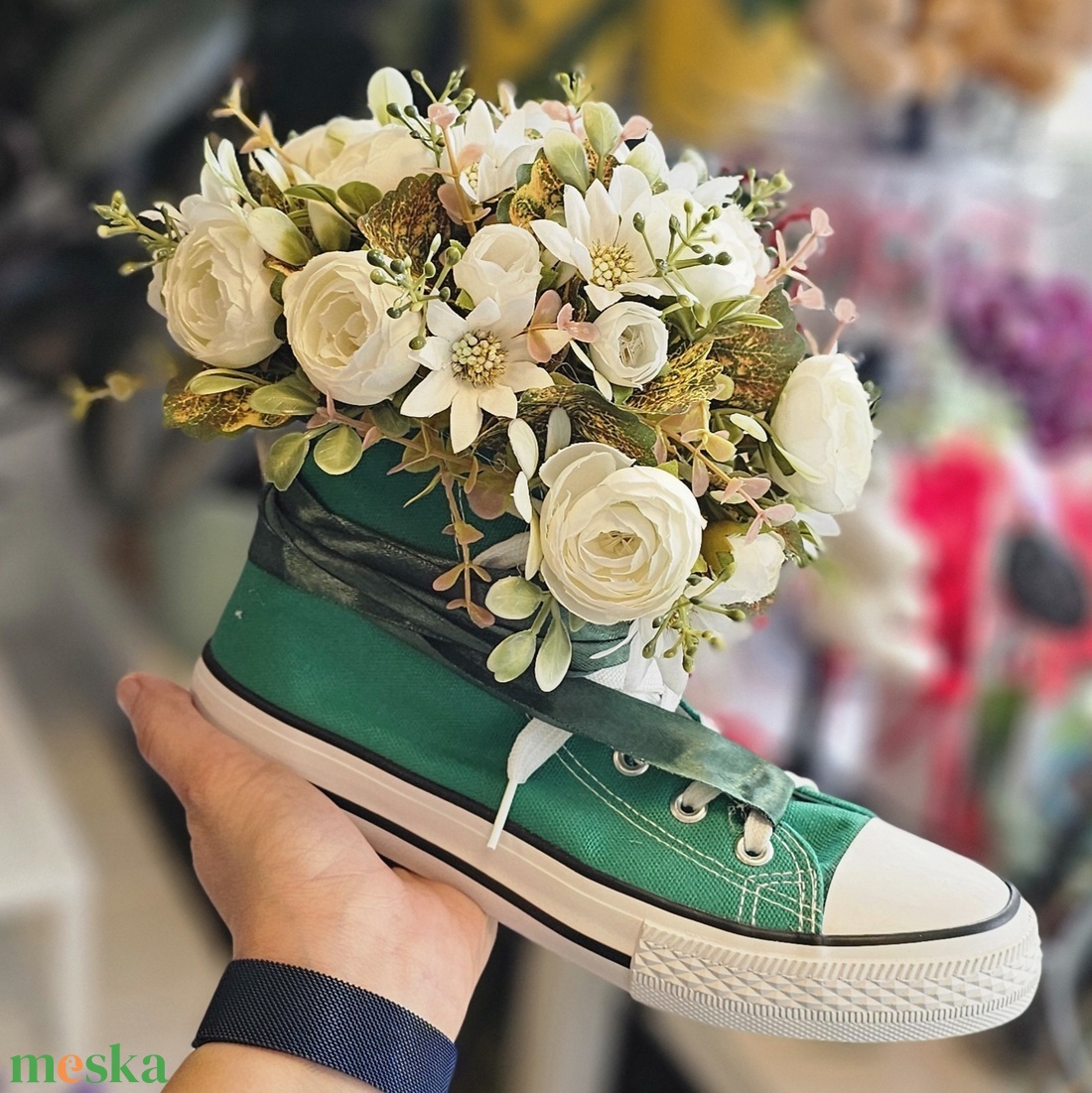 Selyemvirágos tornacipő - otthon & életmód - dekoráció - asztal és polc dekoráció - asztaldísz - Meska.hu