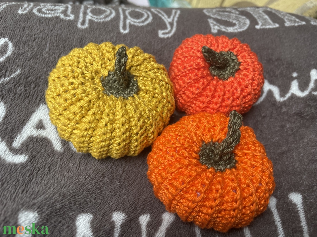 Horgolt tök dekor csomag  - otthon & életmód - dekoráció - halloween - halloweeni tök és lámpás - Meska.hu