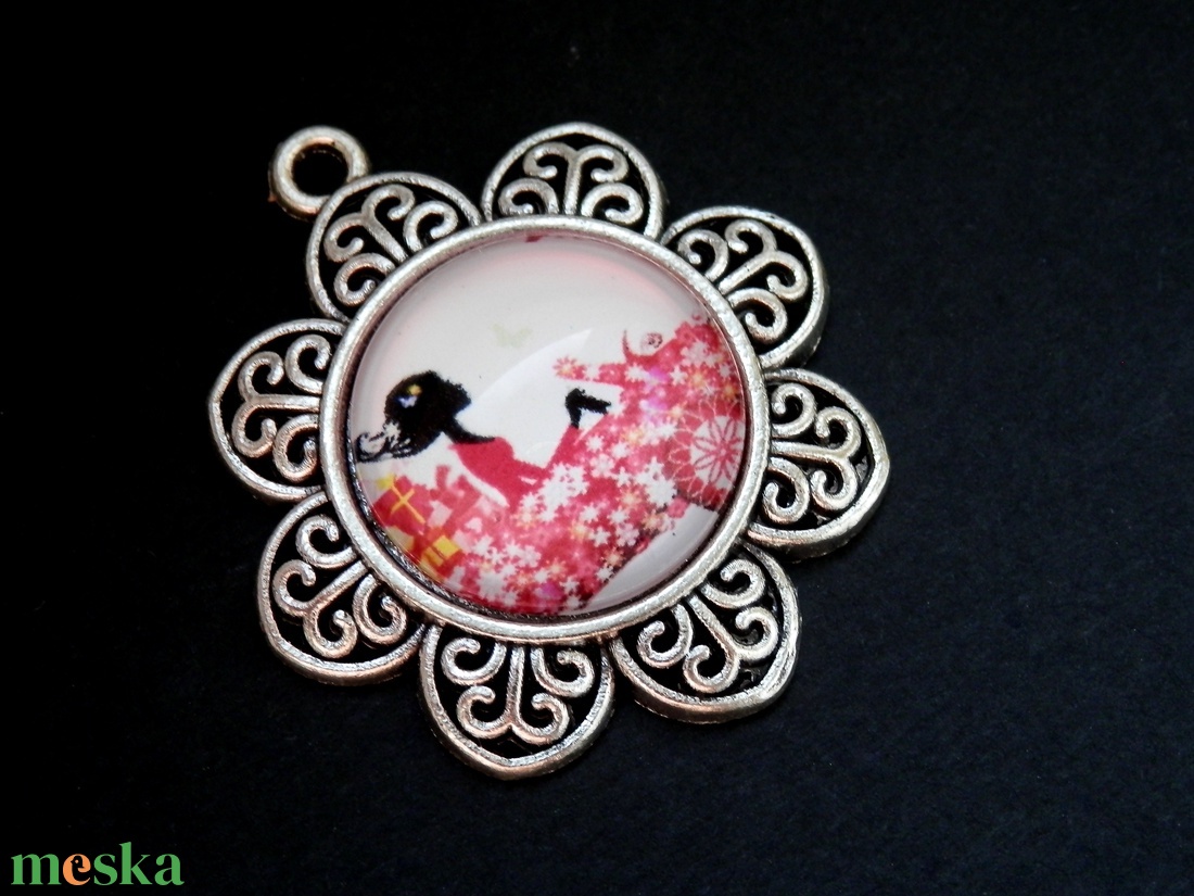 Lány virágos autóval üveglencsés medál - ékszer - nyaklánc - medál - Meska.hu