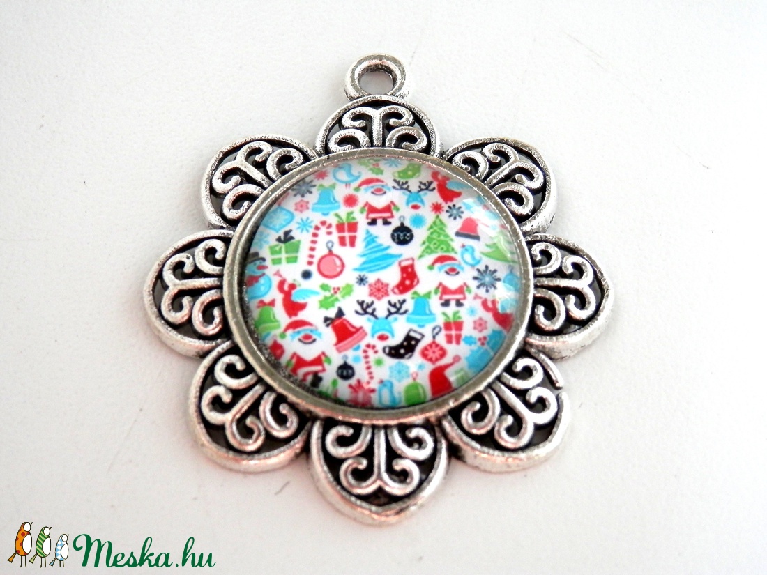 Karácsonyi hangulatú - üveglencsés medál - ékszer - nyaklánc - medál - Meska.hu