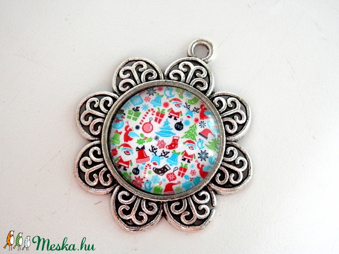 Karácsonyi hangulatú - üveglencsés medál - ékszer - nyaklánc - medál - Meska.hu