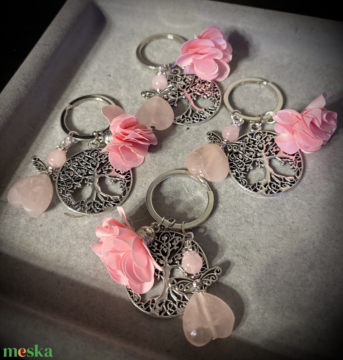Rózsakvarc angyalkás kulcstartó életfa medállal - táska & tok - kulcstartó & táskadísz - kulcstartó - Meska.hu