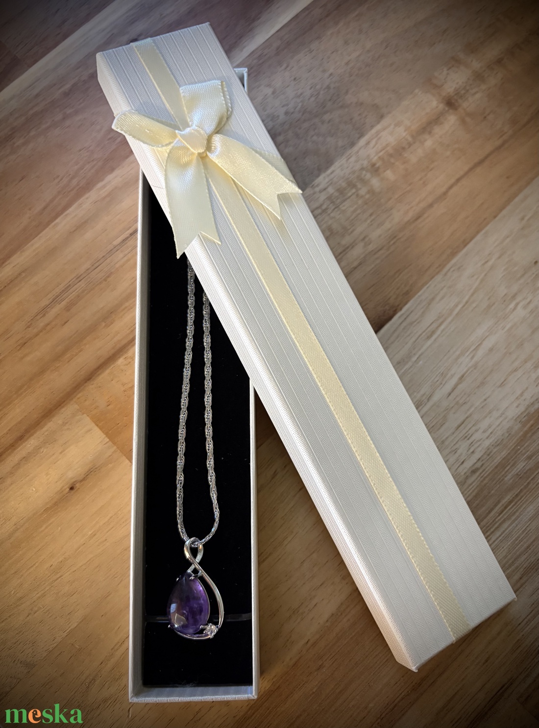 Ásványos strasszos csepp medálos nyaklánc - ékszer - nyaklánc - medálos nyaklánc - Meska.hu