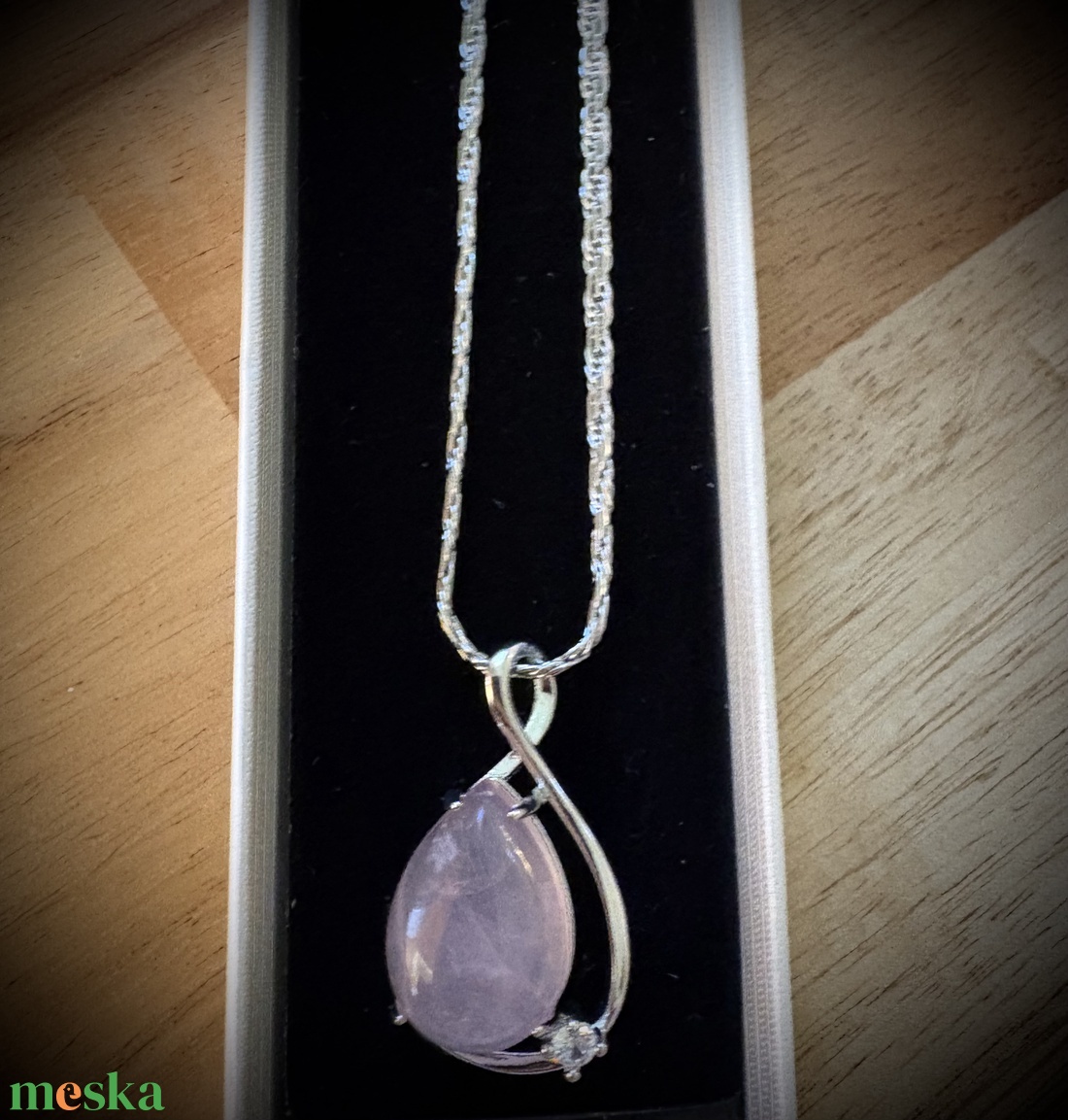 Ásványos strasszos csepp medálos nyaklánc - ékszer - nyaklánc - medálos nyaklánc - Meska.hu