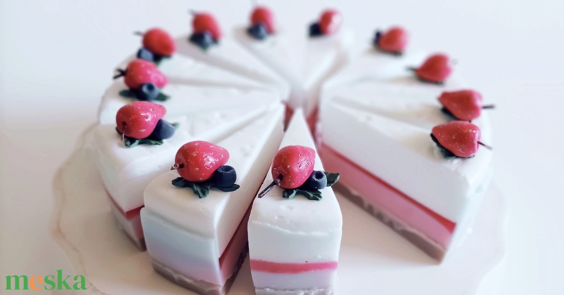 Eper torta szelet szappan - szépségápolás - szappan & fürdés - kézműves szappan - Meska.hu