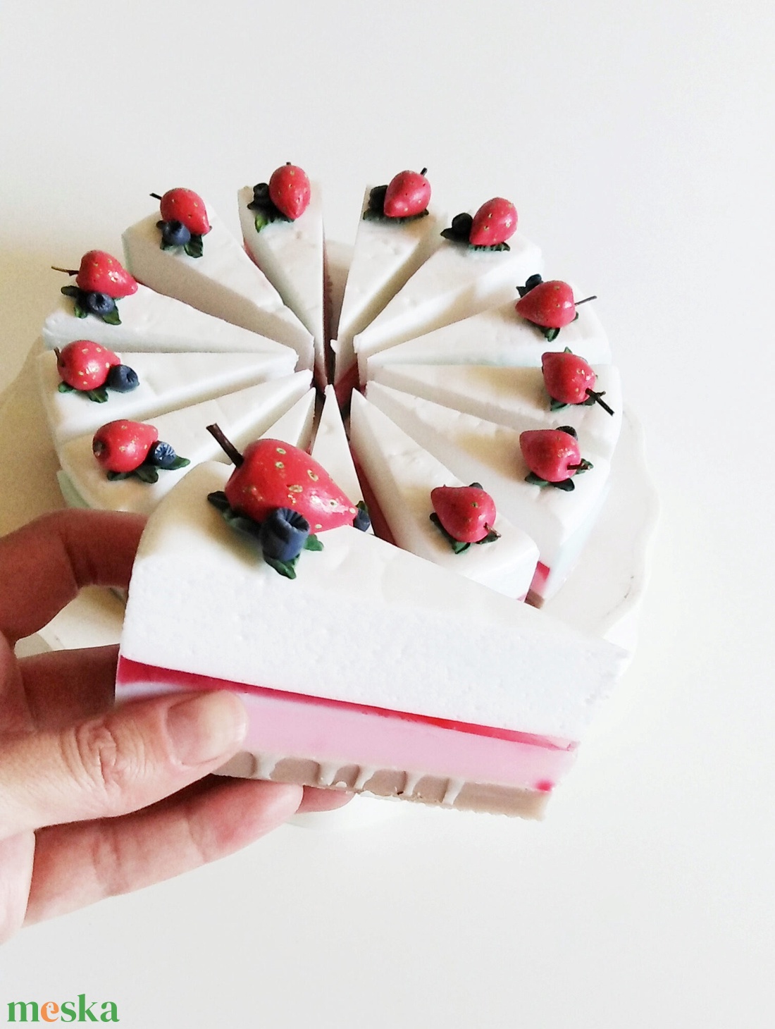 Eper torta szelet szappan - szépségápolás - szappan & fürdés - kézműves szappan - Meska.hu