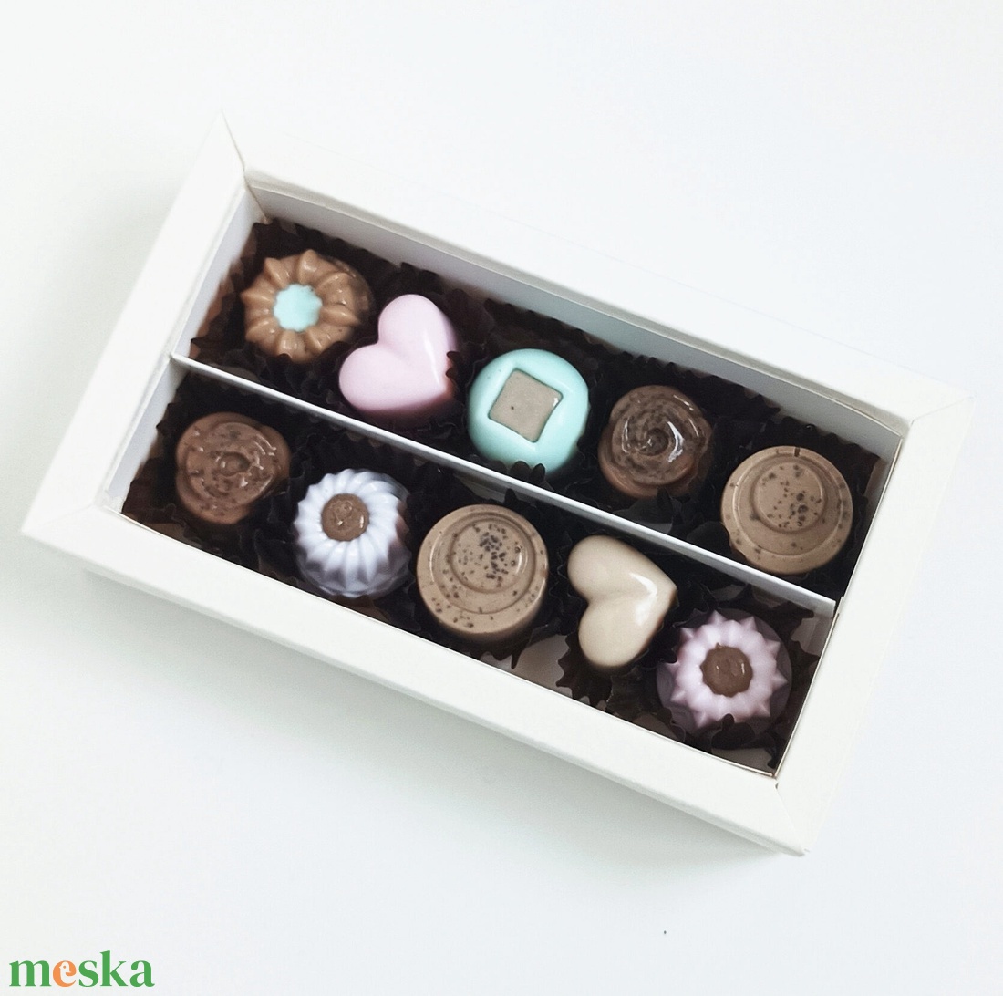 Csokis bonbon dekor szappanok kecsketejből, díszdobozban - szépségápolás - szappan & fürdés - kézműves szappan - Meska.hu