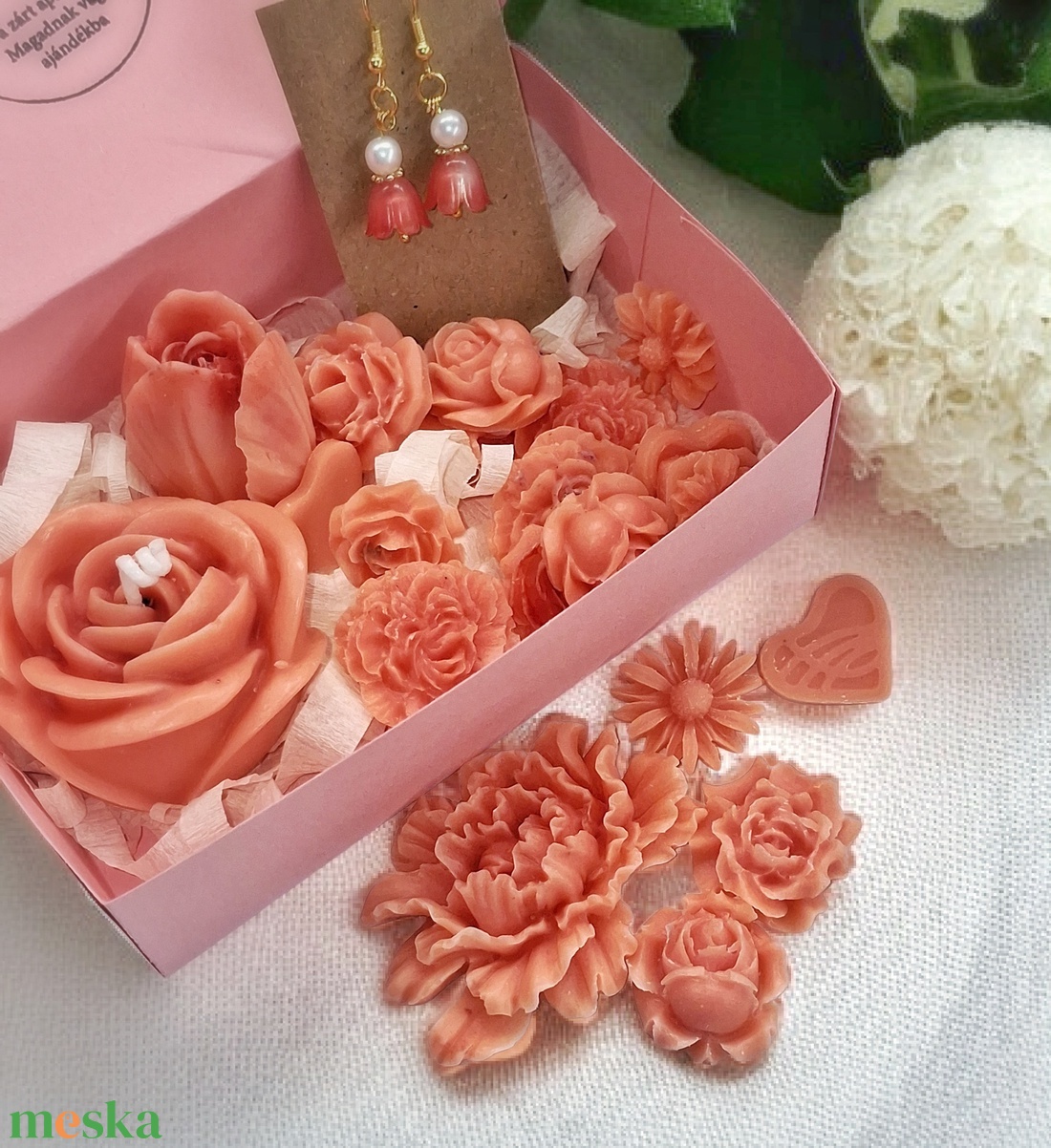 Eper illatú kényeztető ajándékbox nőknek ,  fülbevalóval - otthon & életmód - gyertya, illat, aroma - illatviasz - Meska.hu