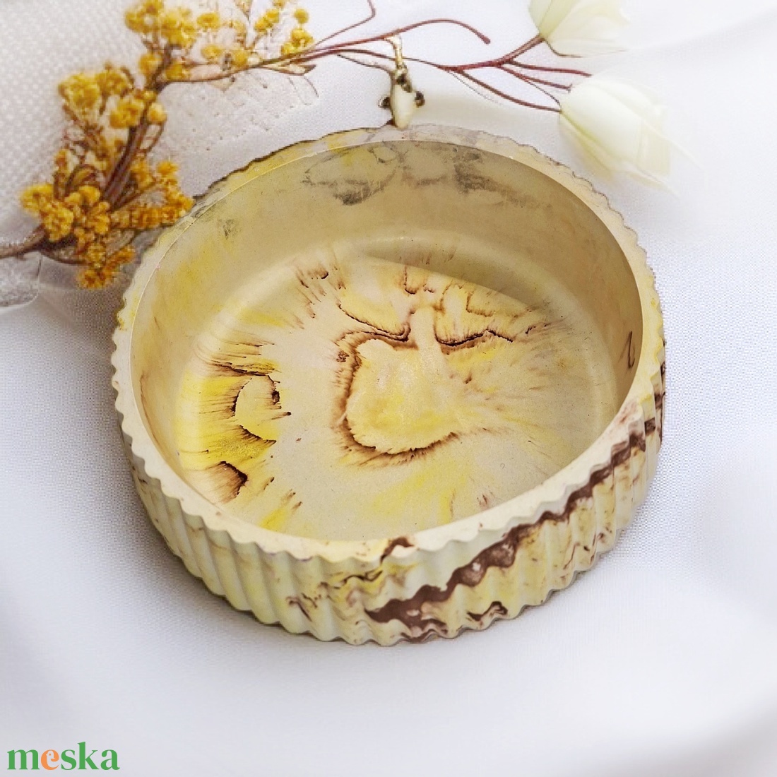 Egyedi ásvanyi alapú dekor tál 13 cm  - otthon & életmód - dekoráció - asztal és polc dekoráció - dekorációs tál, tartó - Meska.hu