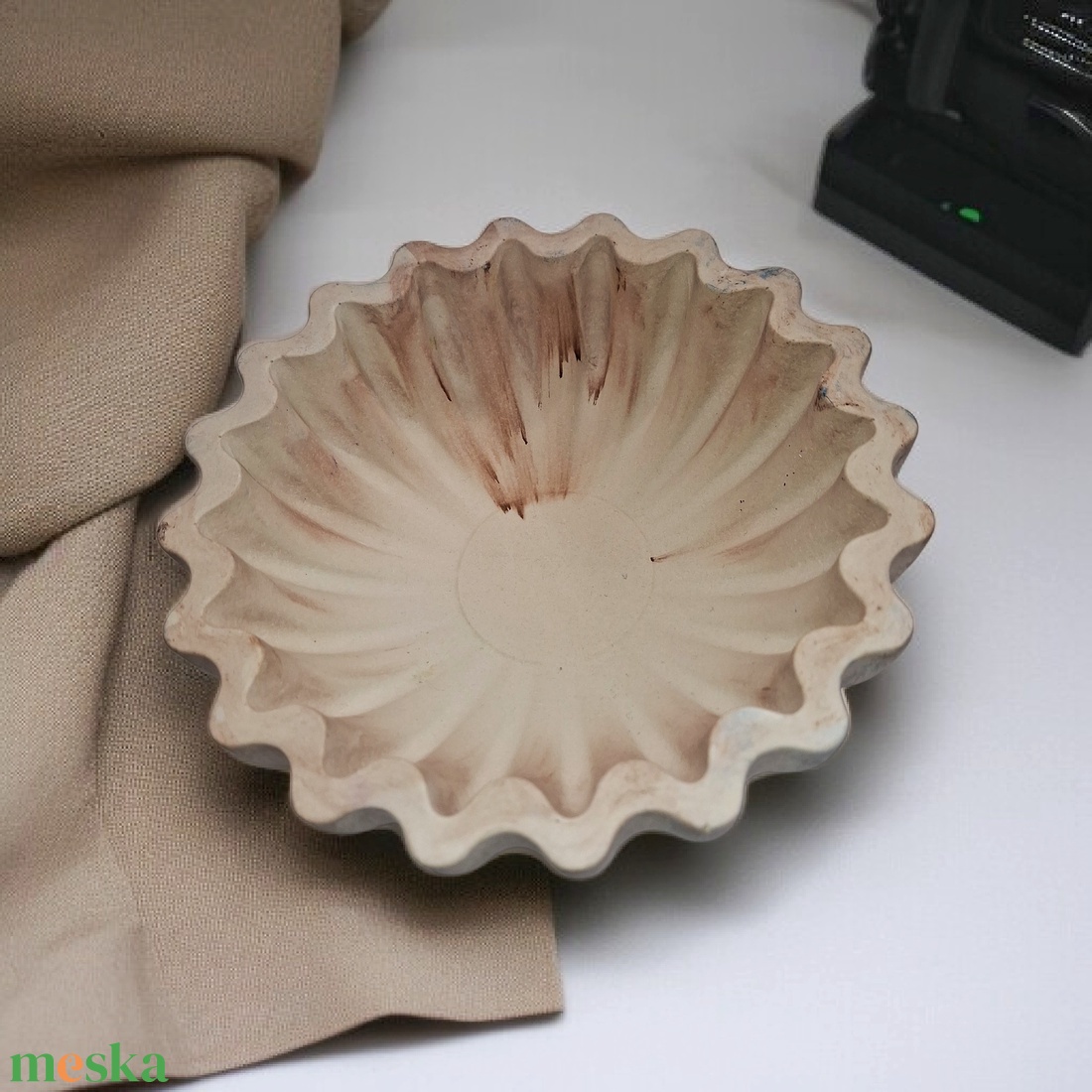 Egyedi ásvanyi alapú dekor tál 13 cm  - otthon & életmód - dekoráció - asztal és polc dekoráció - dekorációs tál, tartó - Meska.hu