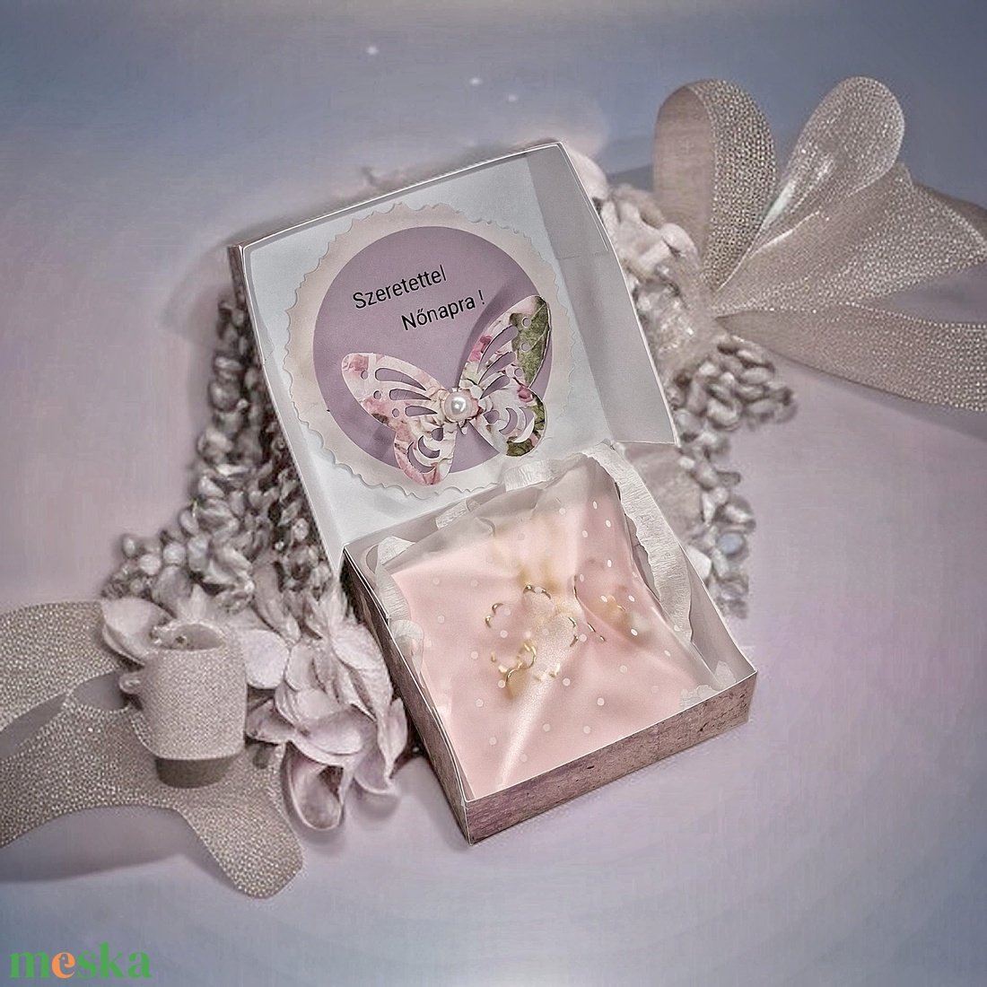 Fülbevaló díszdobozban személyes üzenettel - ékszer - fülbevaló - lógó fülbevaló - Meska.hu