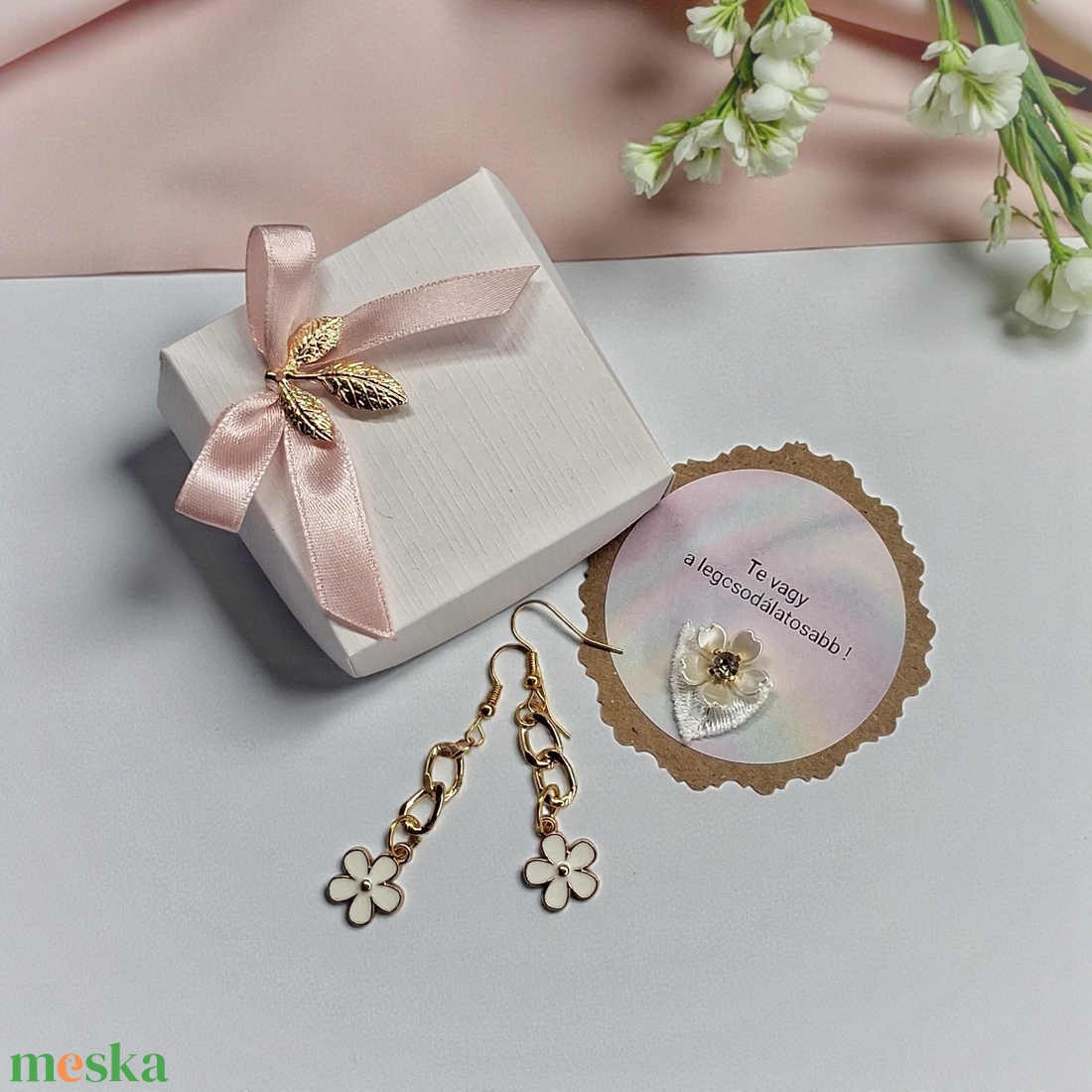 Fülbevaló díszdobozban személyes üzenettel - ékszer - fülbevaló - lógó fülbevaló - Meska.hu