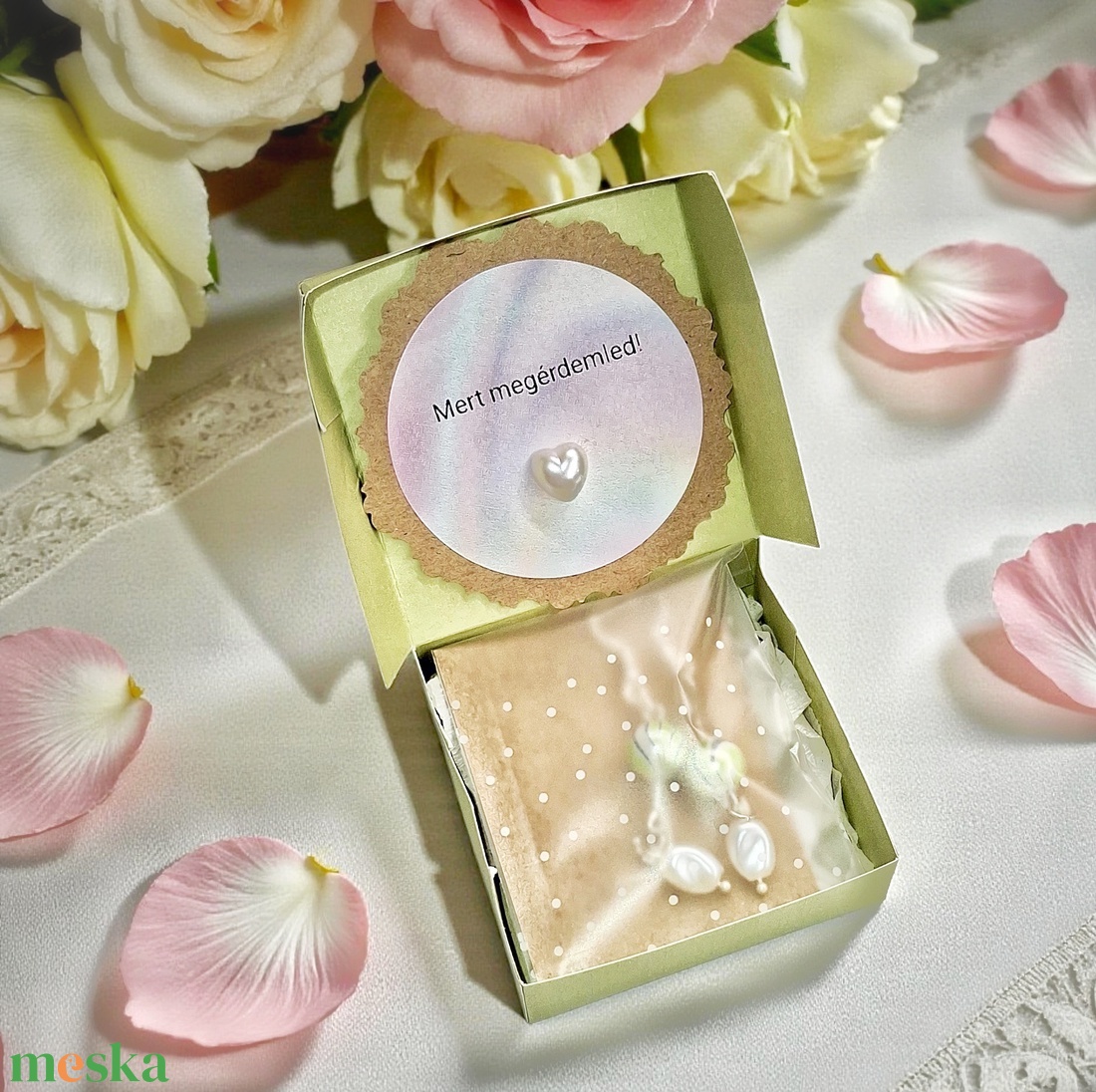 Fülbevaló díszdobozban személyes üzenettel - ékszer - fülbevaló - lógó fülbevaló - Meska.hu