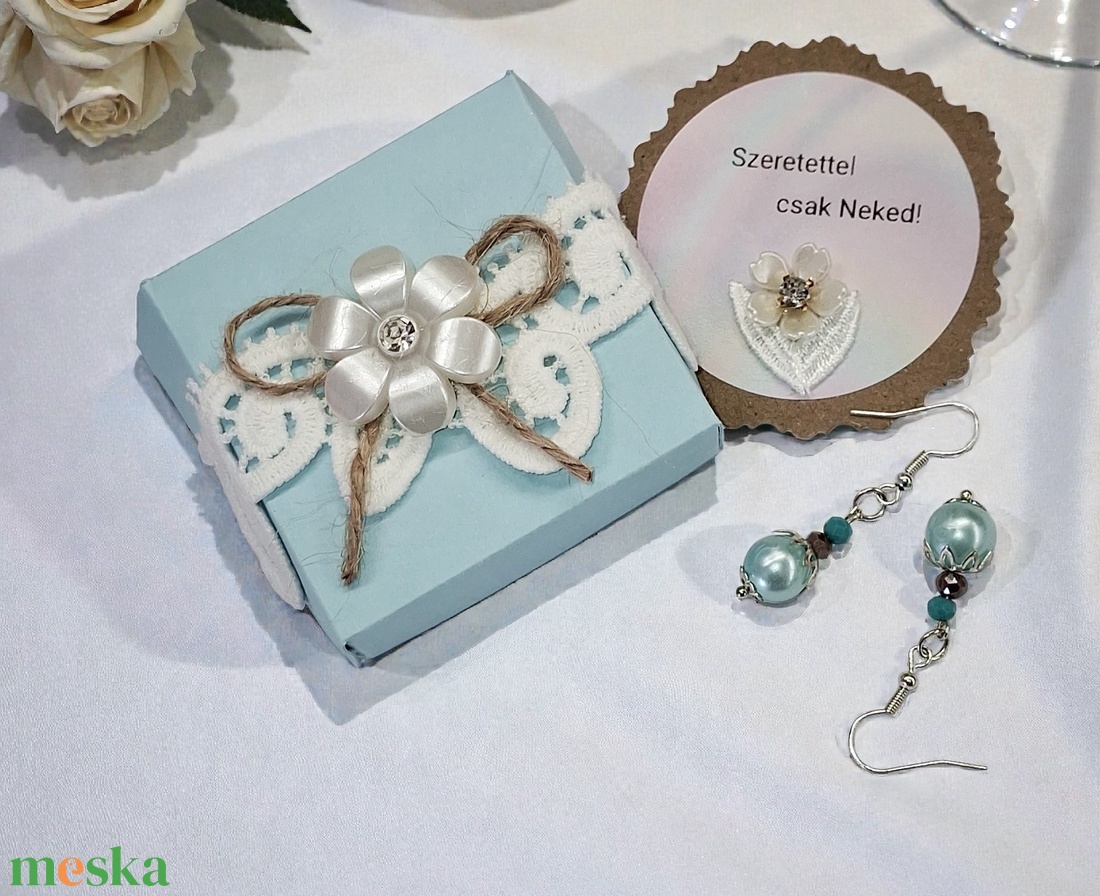 Fülbevaló díszdobozban személyes üzenettel - ékszer - fülbevaló - lógó fülbevaló - Meska.hu