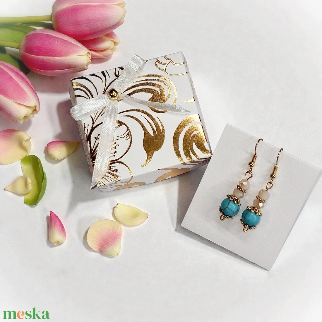 Fülbevaló díszdobozban  - ékszer - fülbevaló - lógó fülbevaló - Meska.hu