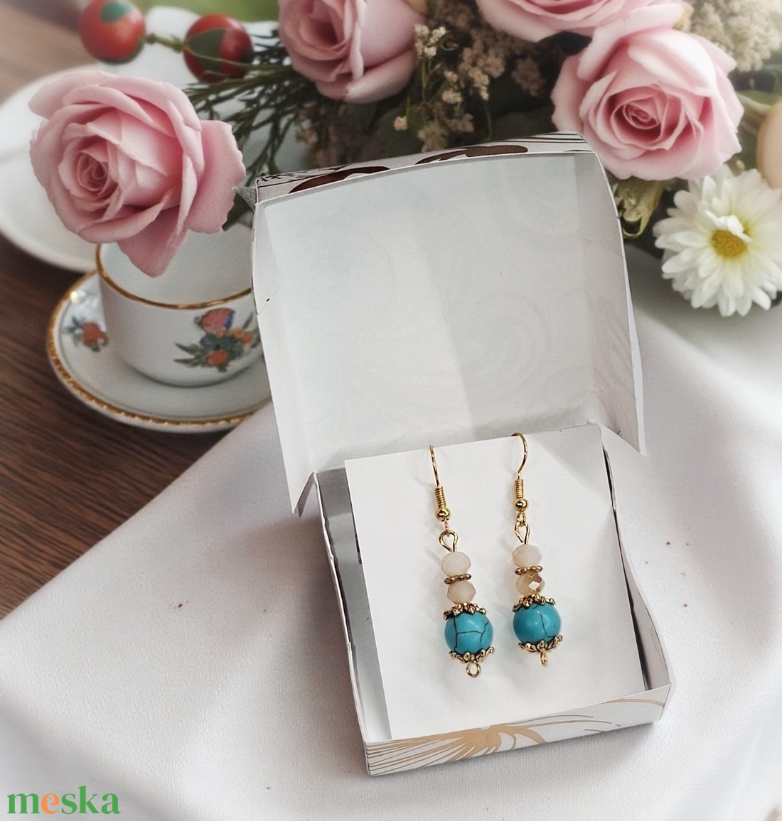 Fülbevaló díszdobozban  - ékszer - fülbevaló - lógó fülbevaló - Meska.hu