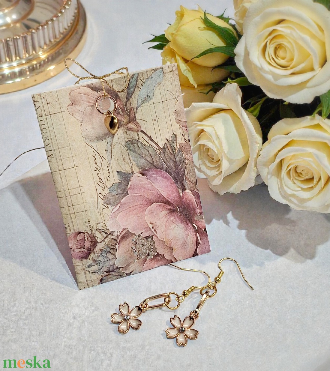 Fülbevaló dísztasakban  - ékszer - fülbevaló - lógó fülbevaló - Meska.hu