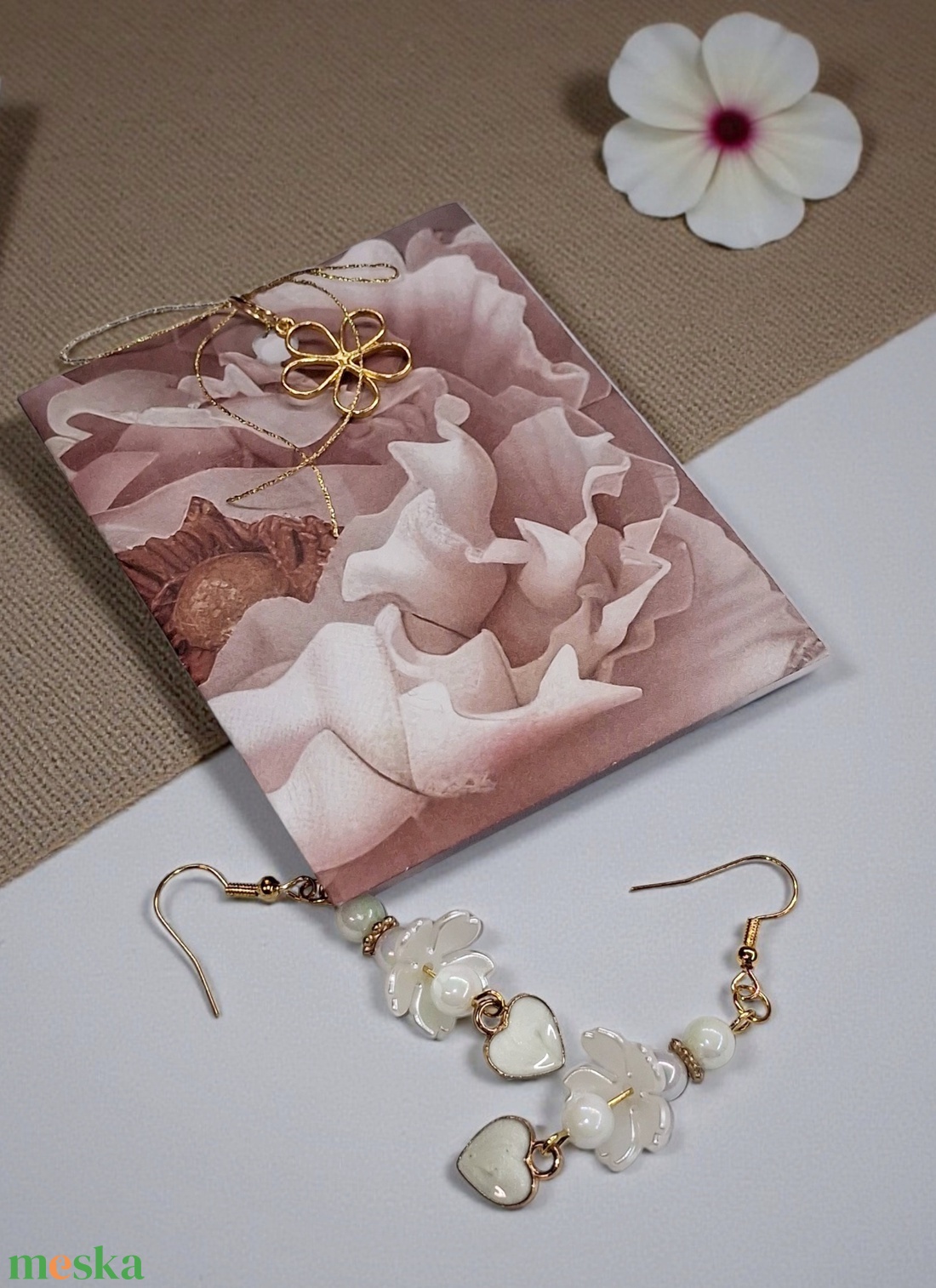 Ajándék nőknek � romantikus  fülbevaló elegáns dísztasakkal - ékszer - fülbevaló - lógó fülbevaló - Meska.hu