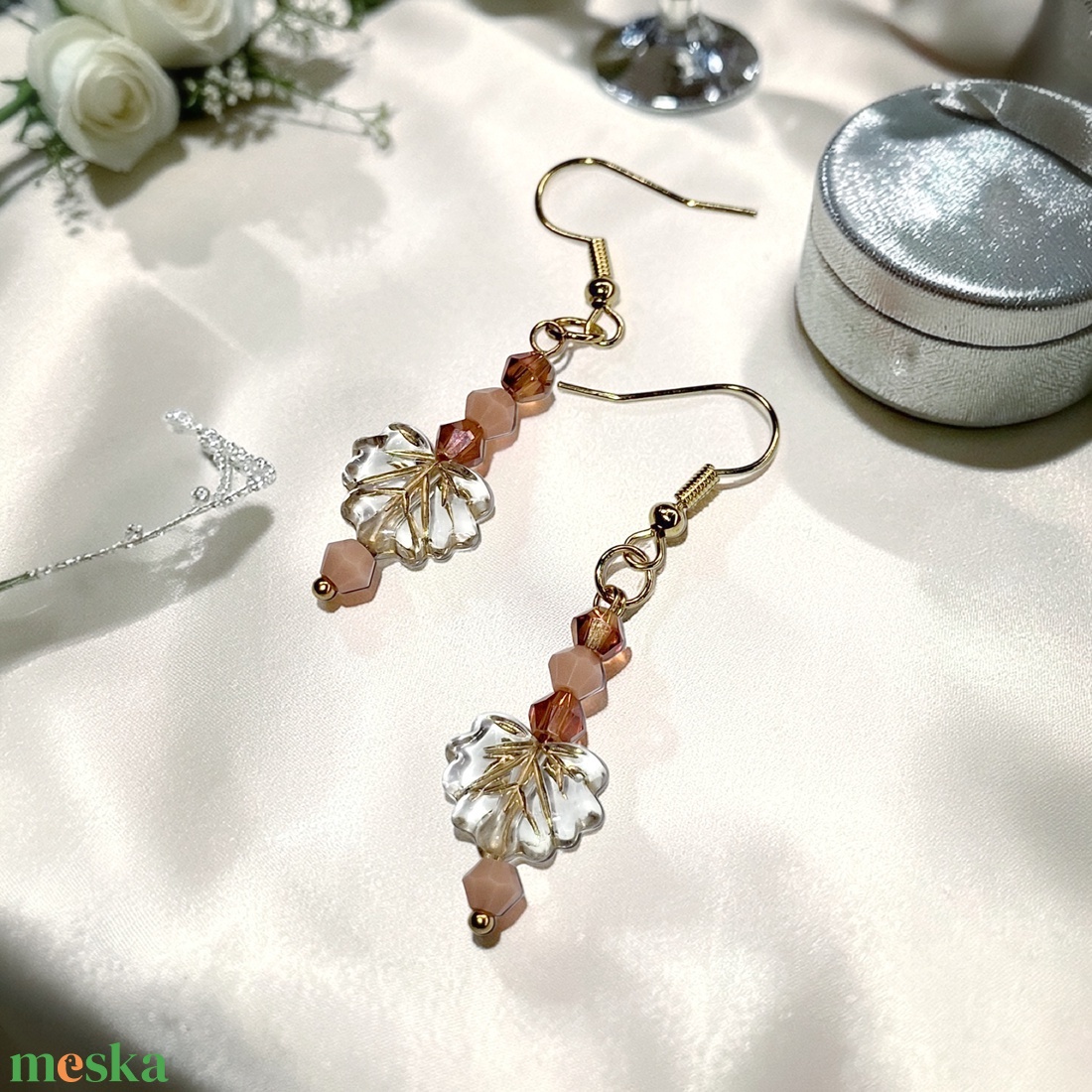 Ajándék nőknek � romantikus  fülbevaló elegáns dísztasakkal - ékszer - fülbevaló - lógó fülbevaló - Meska.hu