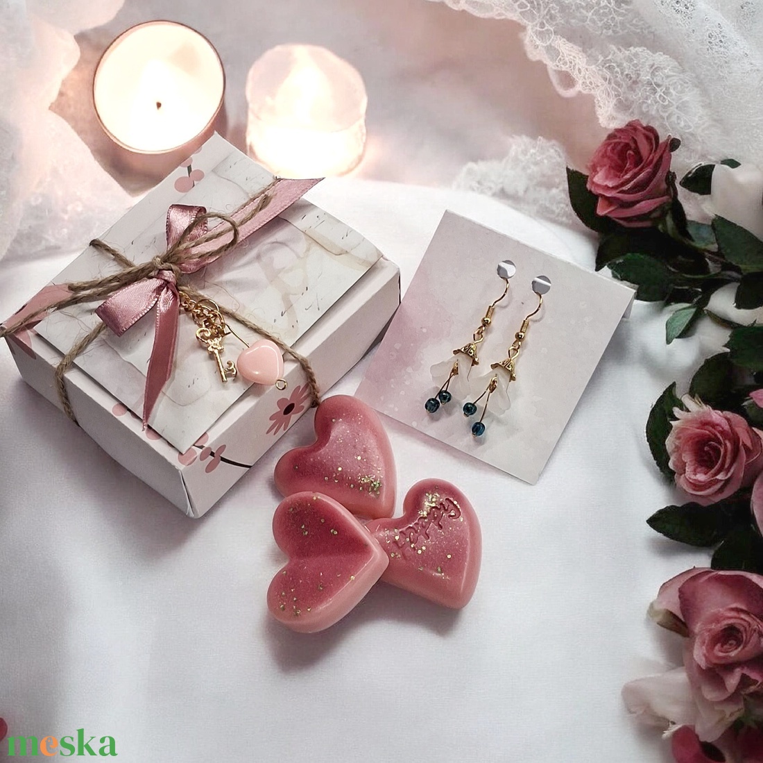 Nőnapi ajándékcsomag Illatviasz és Fülbevaló díszdobozban személyes üzenettel - ékszer - fülbevaló - lógó fülbevaló - Meska.hu