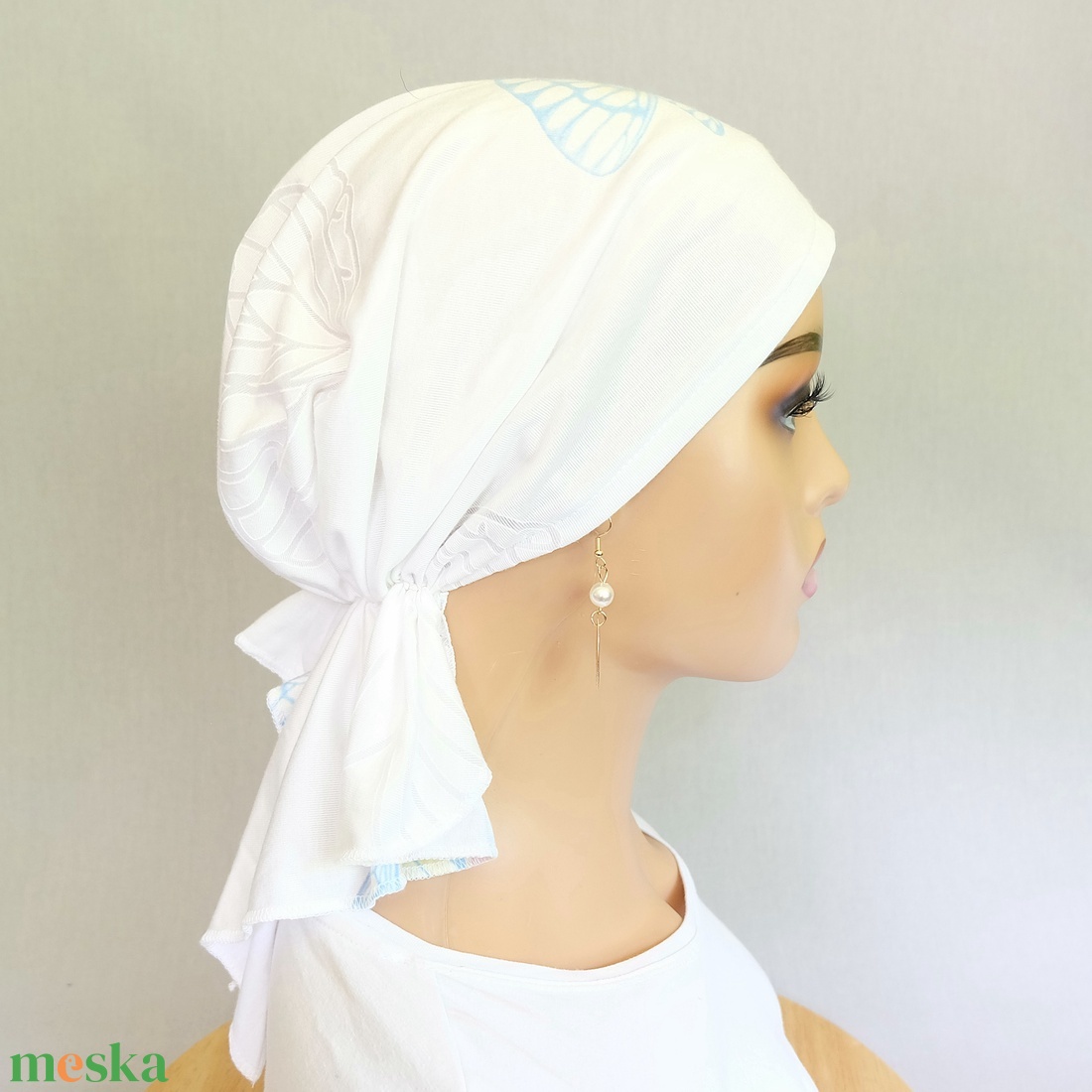 Kemoterápiás kendő - fehér, pillangós, extra vékony fejkedő - paróka helyett - ruha & divat - sál, sapka, kendő - kendő - Meska.hu