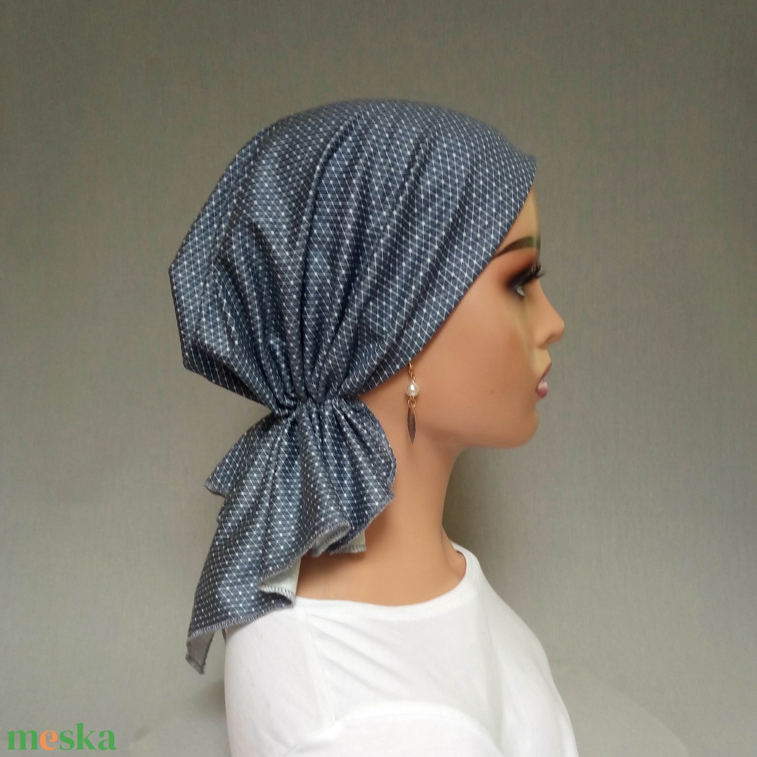 Kemoterápiás fejkendő - szürke, pöttyös,  pamut jersey kendő - paróka helyett - daganatos kezelések idejére - ruha & divat - sál, sapka, kendő - kendő - Meska.hu