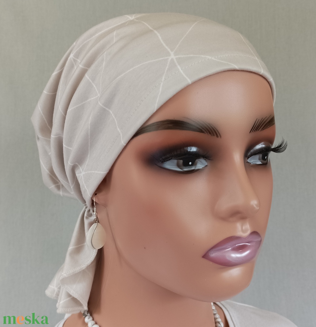 Kendő - Kemoterápiás kendő - drapposszürke, paróka helyett - daganatos betegség idején is - ruha & divat - sál, sapka, kendő - kendő - Meska.hu