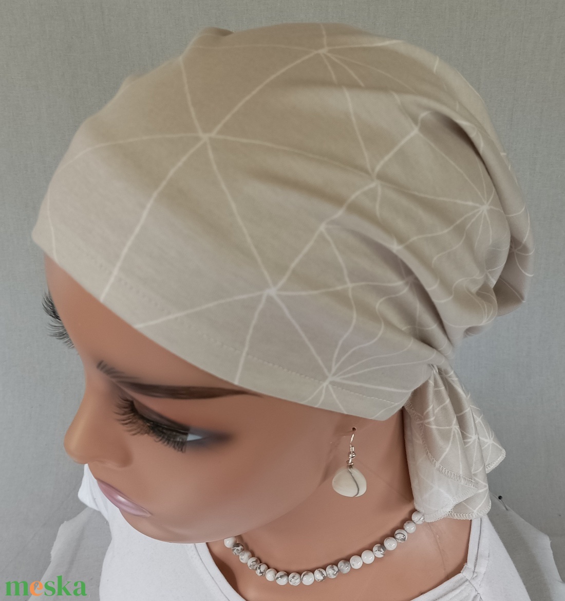 Kendő - Kemoterápiás kendő - drapposszürke, paróka helyett - daganatos betegség idején is - ruha & divat - sál, sapka, kendő - kendő - Meska.hu